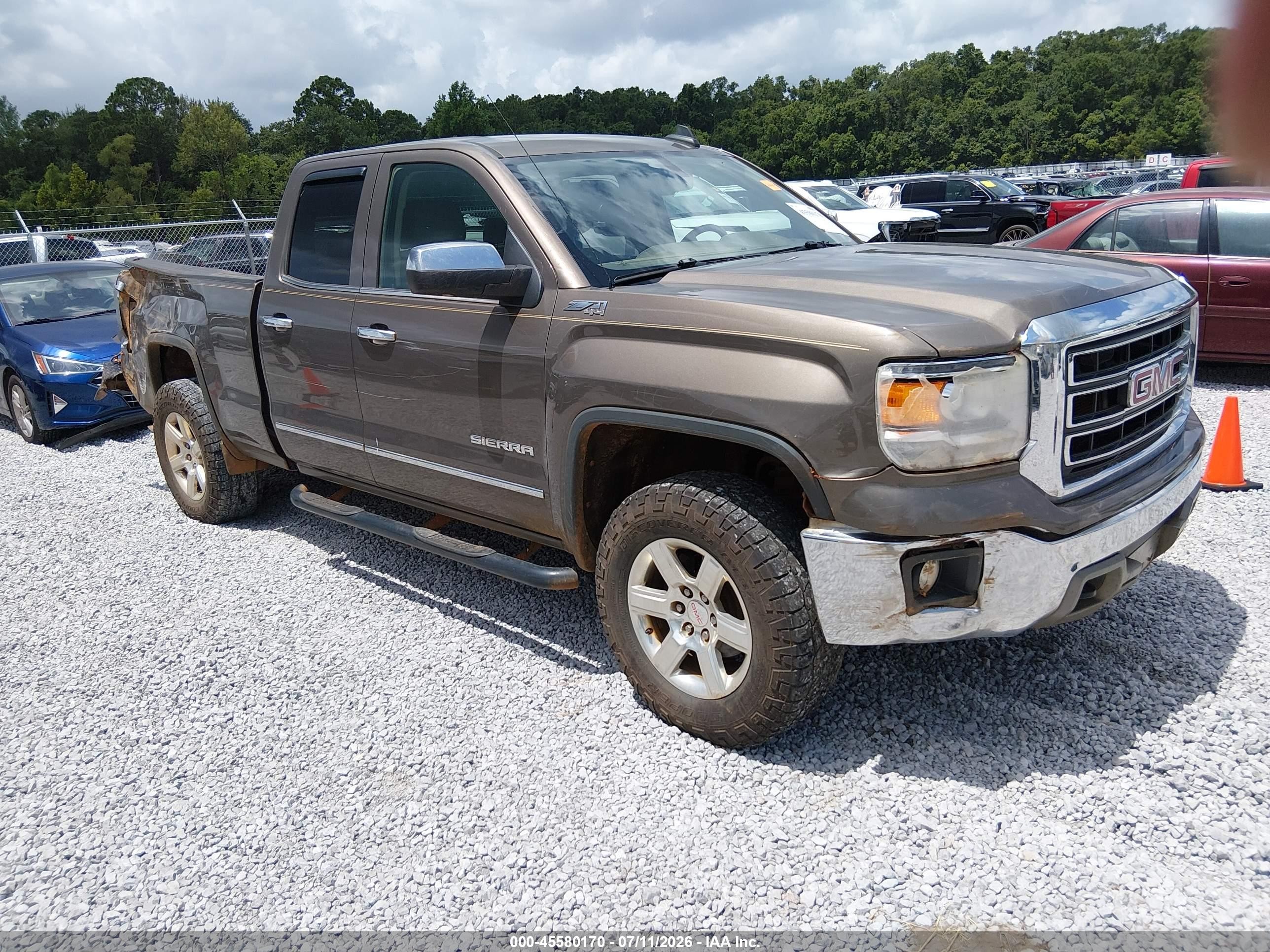 2015 GMC Sierra 1500 SLT, VIN 1GTV2VEJXFZ289746 — Rear end