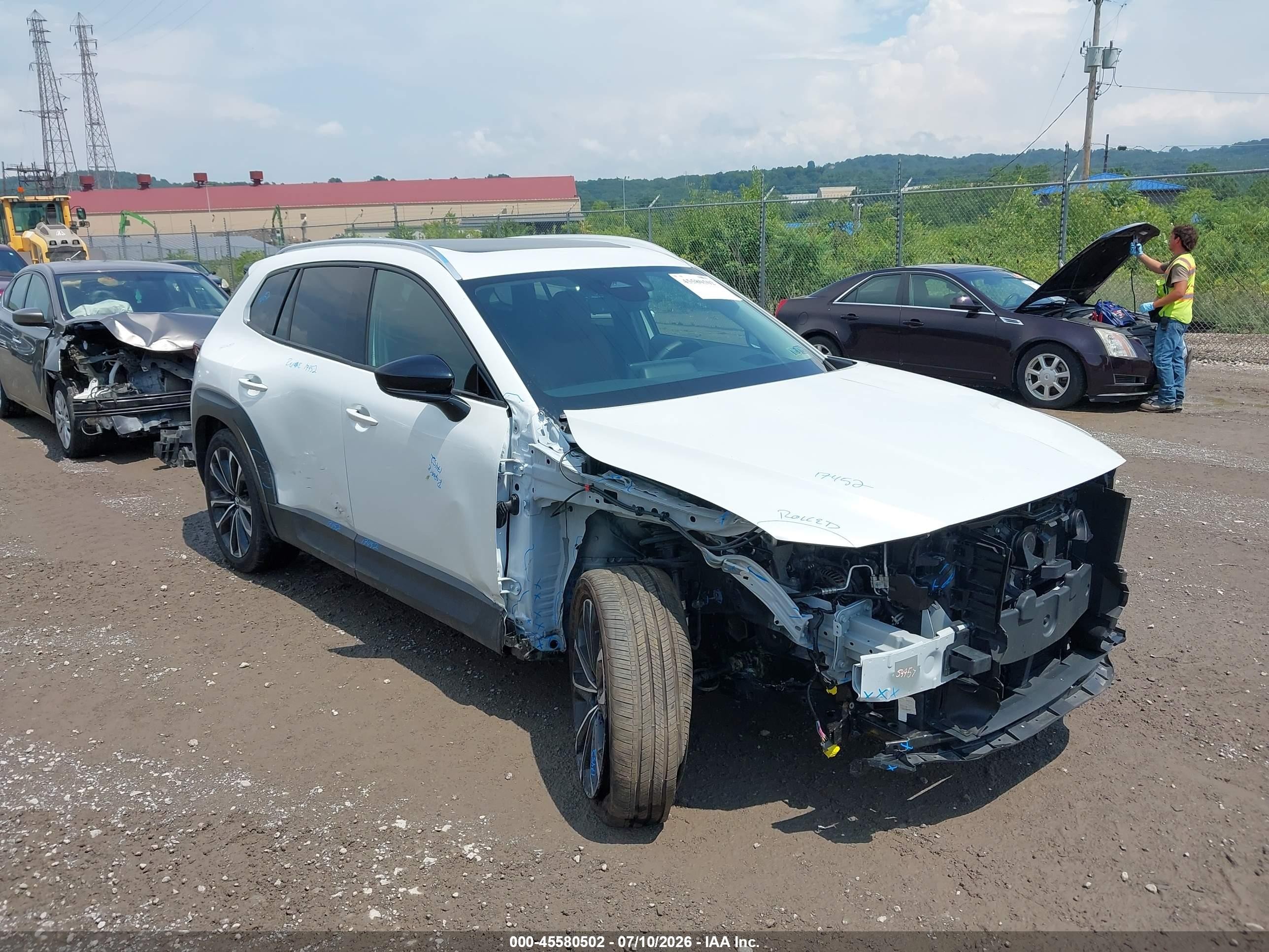 2025 Mazda CX-50 Premium, VIN 7MMVABDY3SN382450 — Перед