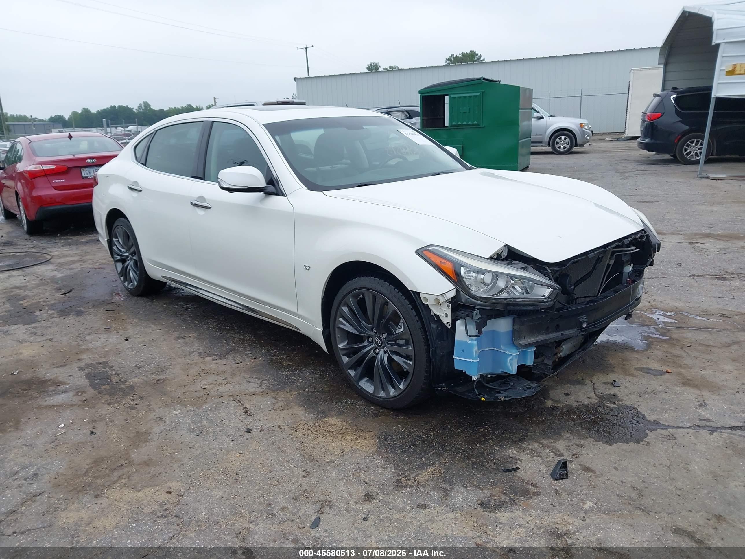 2017 Infiniti Q70 3.7, VIN JN1BY1PRXHM210415 — Front end