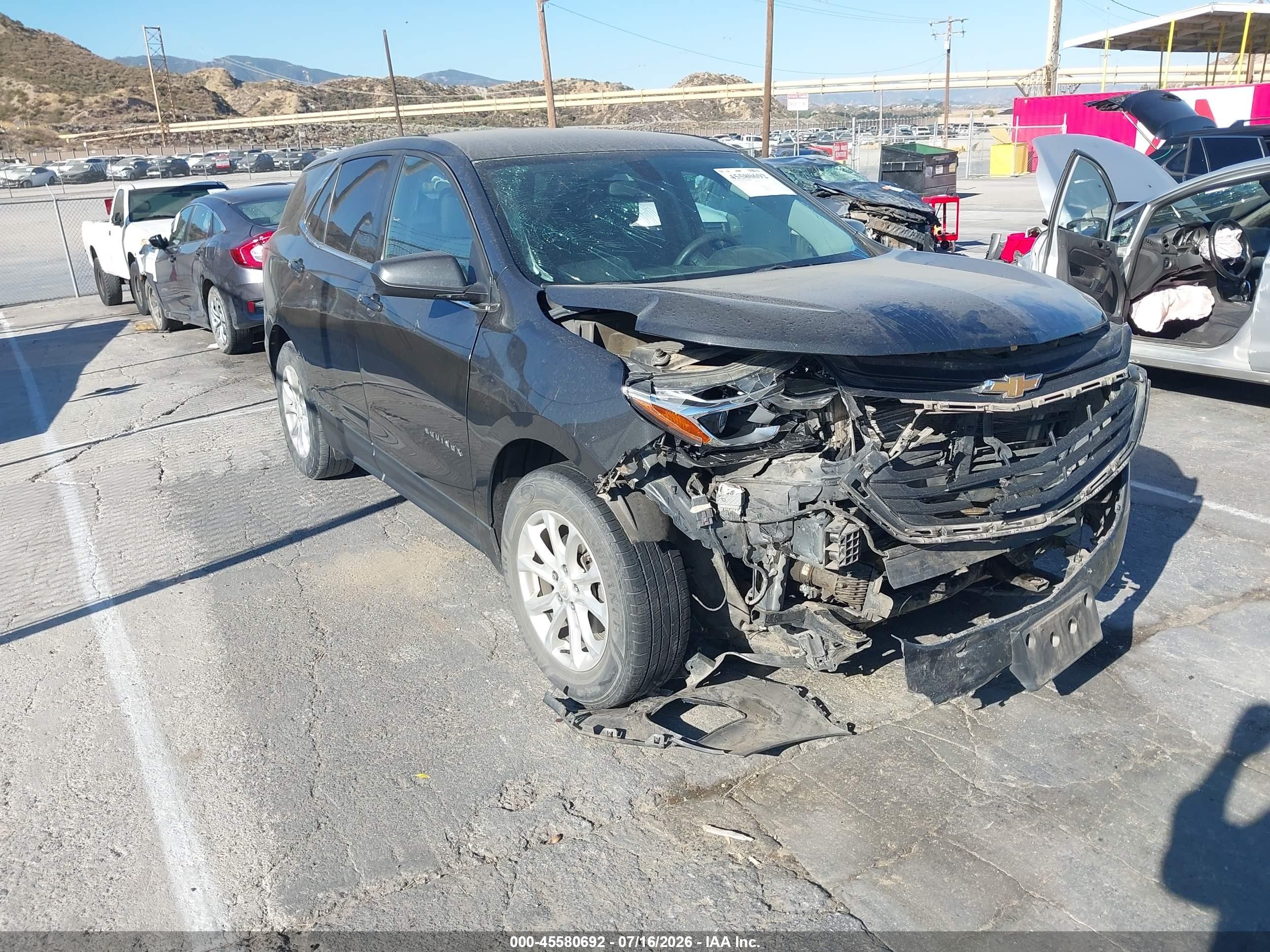 2018 Chevrolet Equinox LT, VIN 2GNAXJEV9J6242277 — Front end