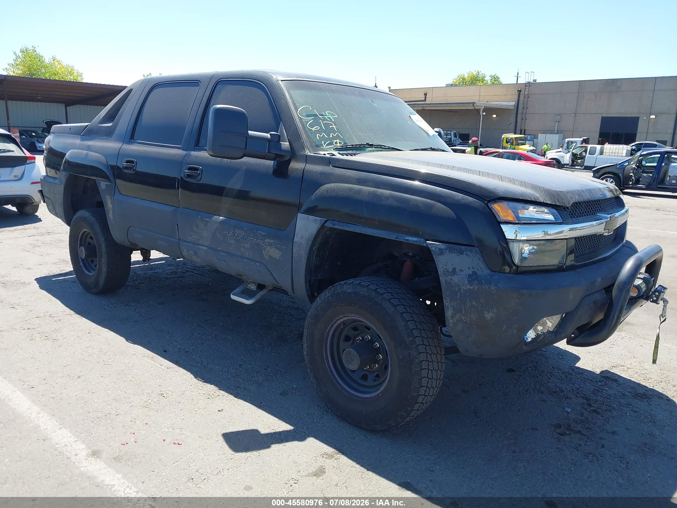 2002 Chevrolet Avalanche, VIN 3GNGK23G32G165074 — Бок