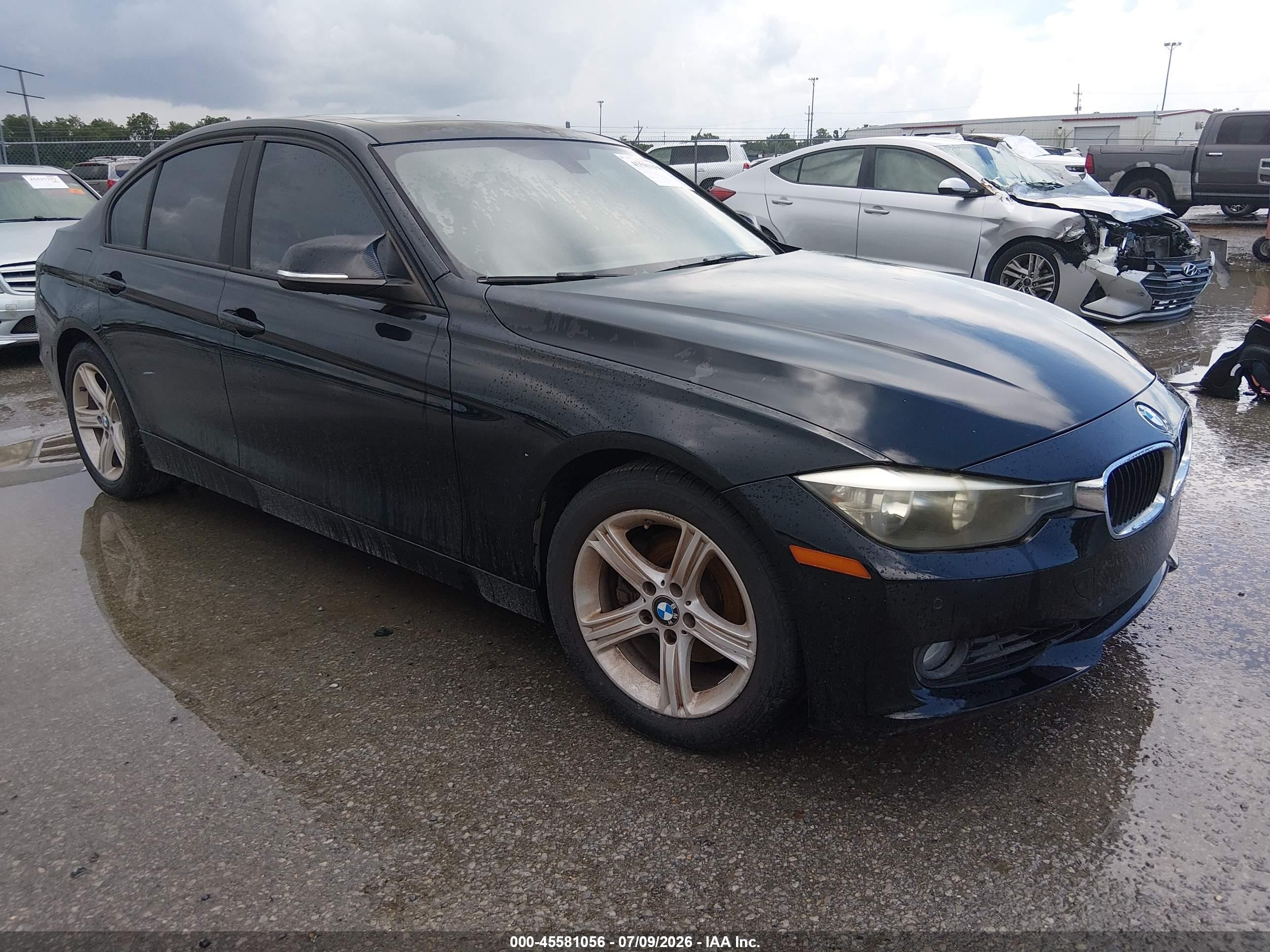 2013 BMW 3 Series 328i, VIN WBA3C1C55DF444217 — Normal wear