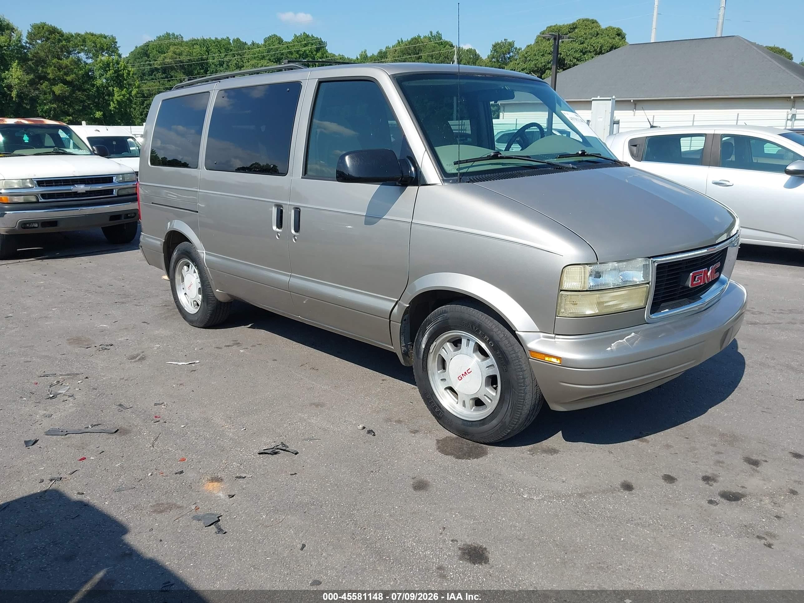 2005 GMC Safari, VIN 1GKDM19XX5B503613 — Normal wear