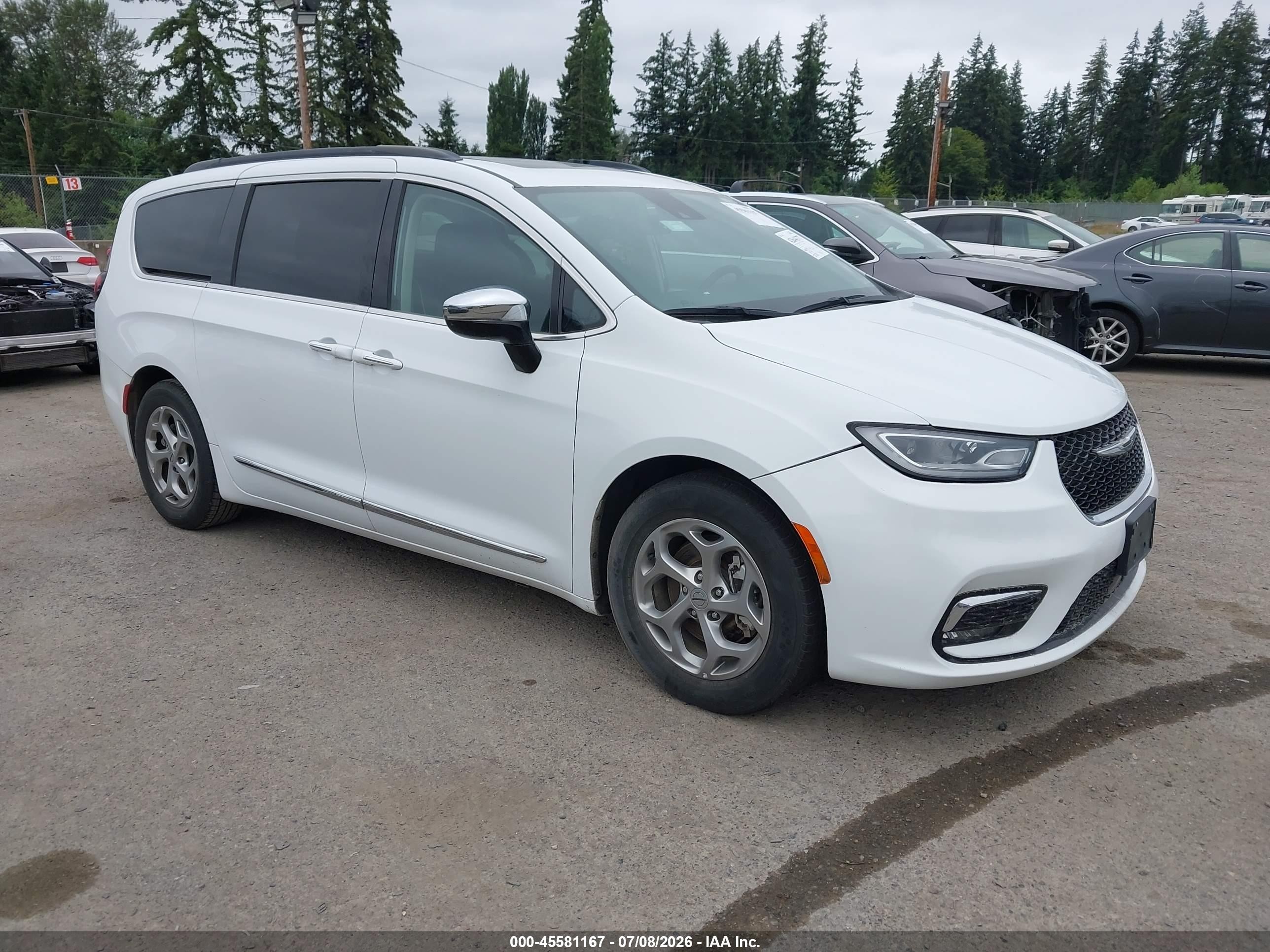 2023 Chrysler Pacifica Limited, VIN 2C4RC1GG1PR524409 — Side