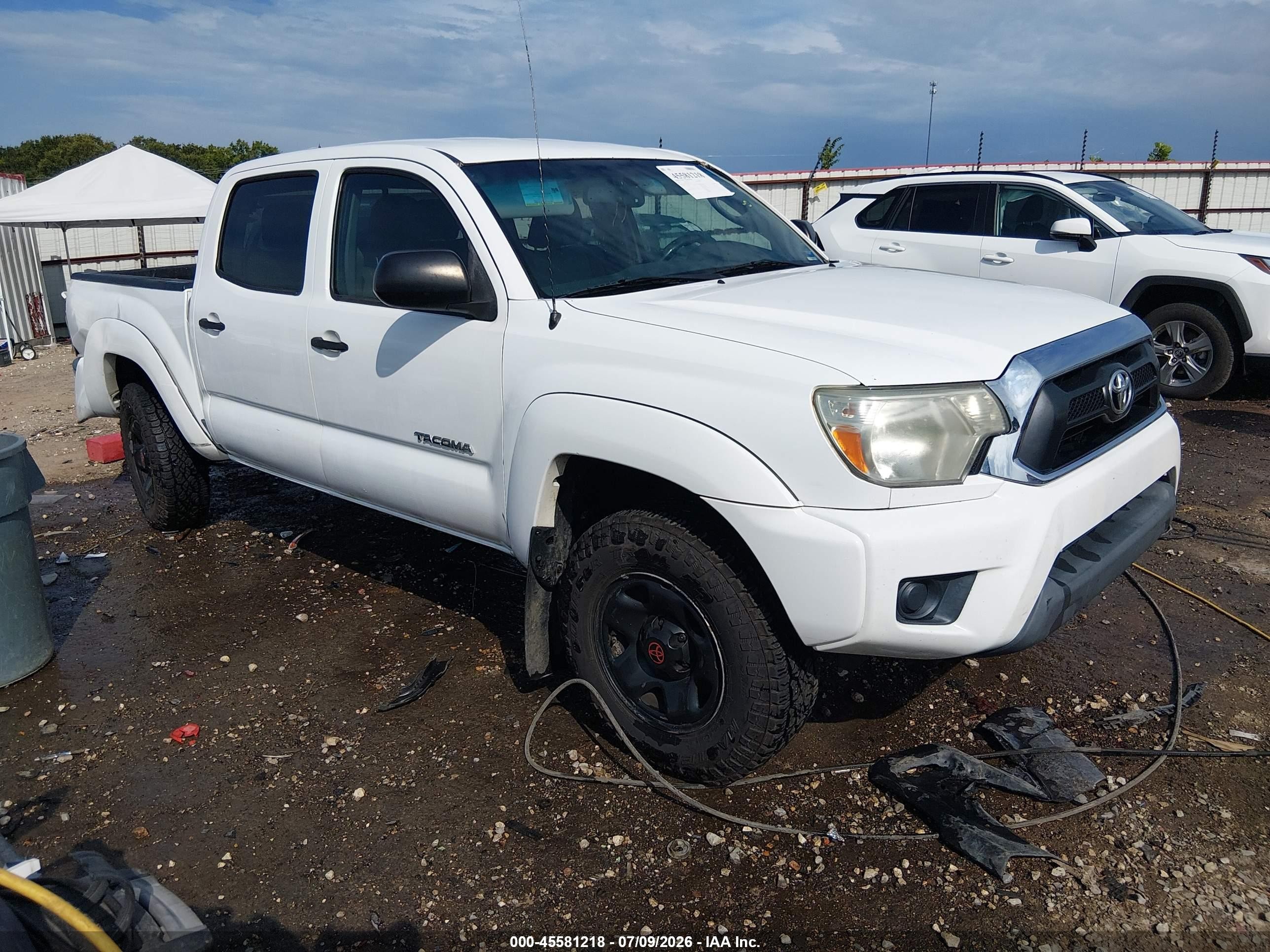 2013 Toyota Tacoma PreRunner, VIN 5TFJX4GN2DX025438 — Бок