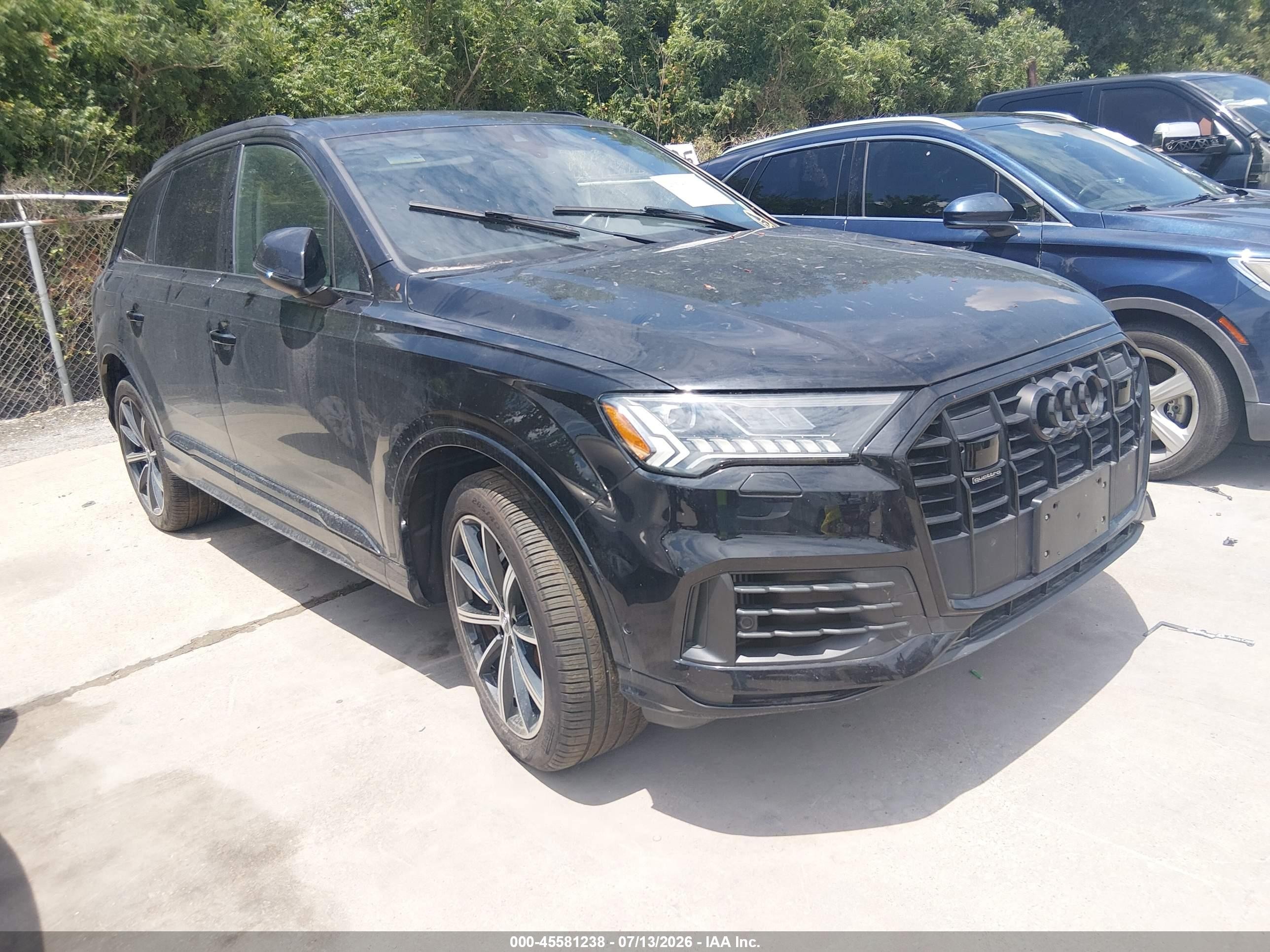 2020 Audi Q7 Premium Plus, VIN WA1LXAF73LD007115 — Перед