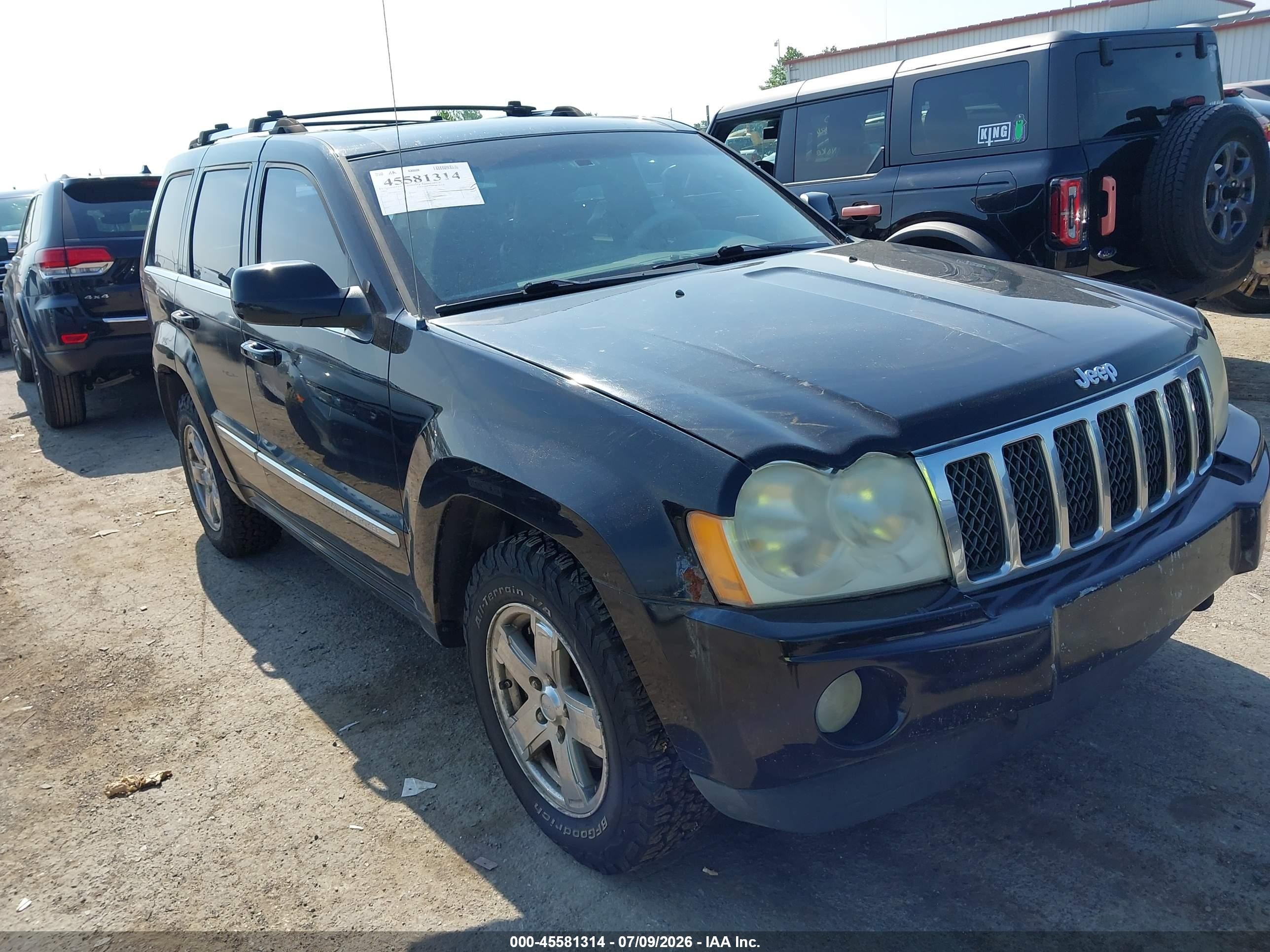 2007 Jeep Grand Cherokee Overland, VIN 1J8HR68267C556557 — Rear end