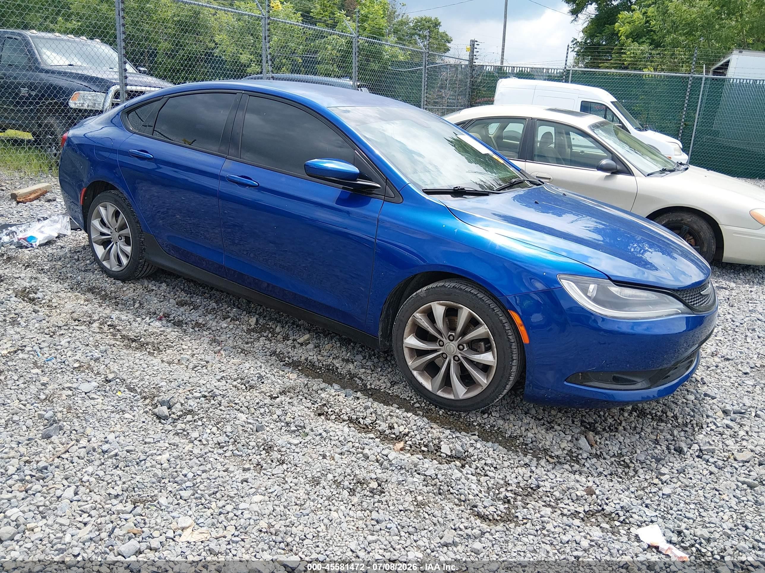 2015 Chrysler 200 S, VIN 1C3CCCBB2FN758359 — Side