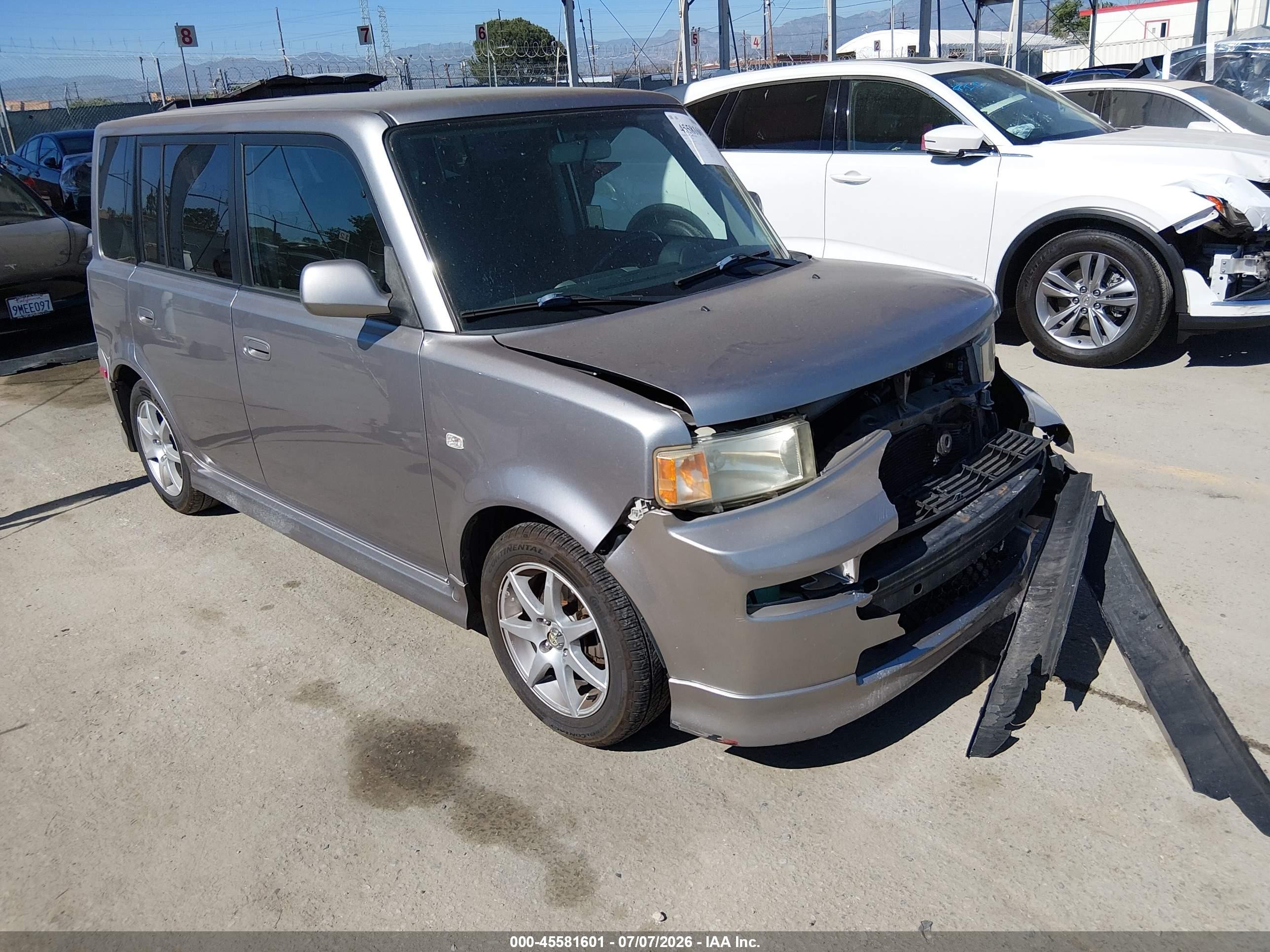 2006 Scion xB, VIN JTLKT324264058568 — Перед