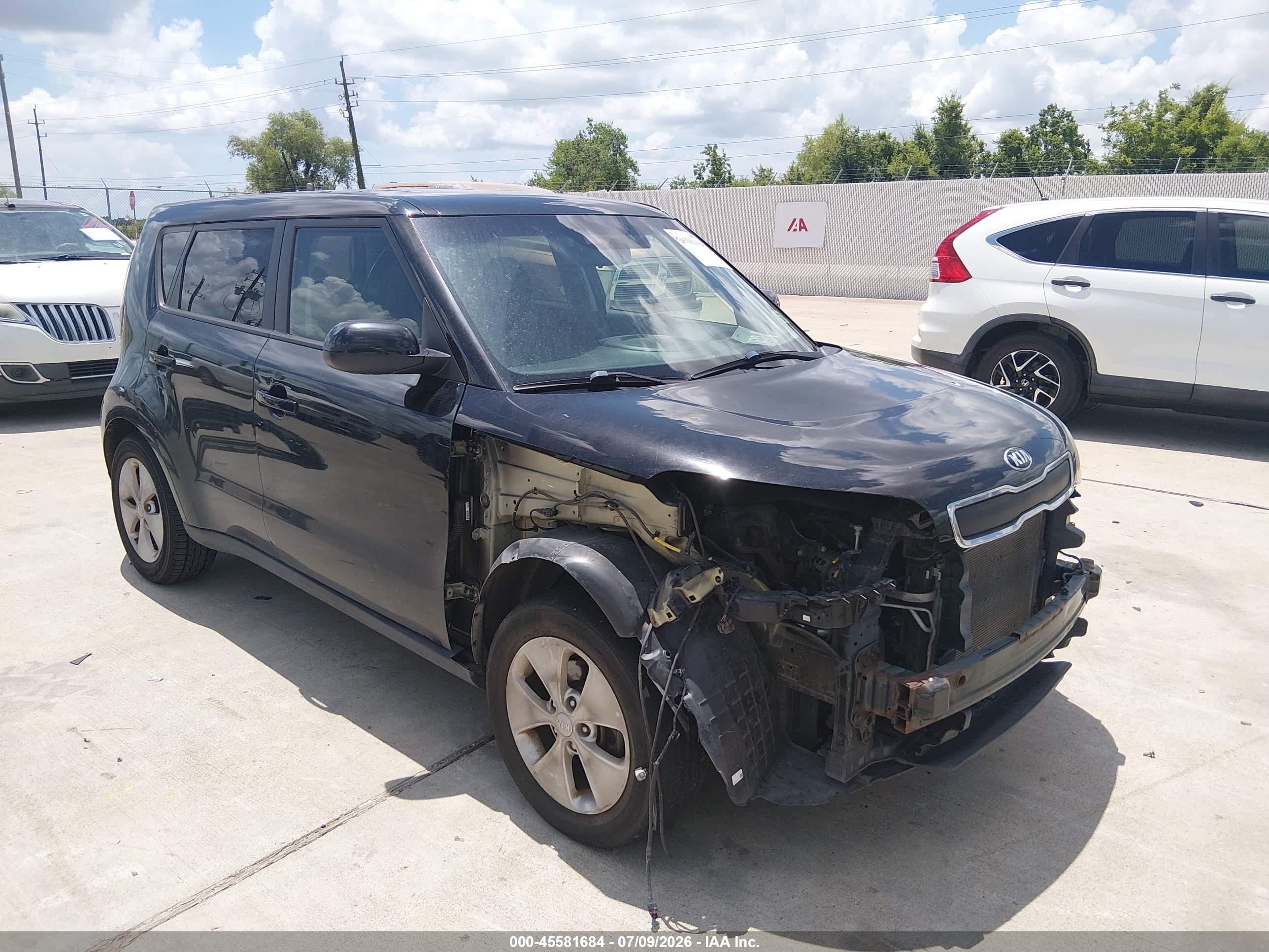 2015 Kia Soul, VIN KNDJN2A23F7146314 — Front end