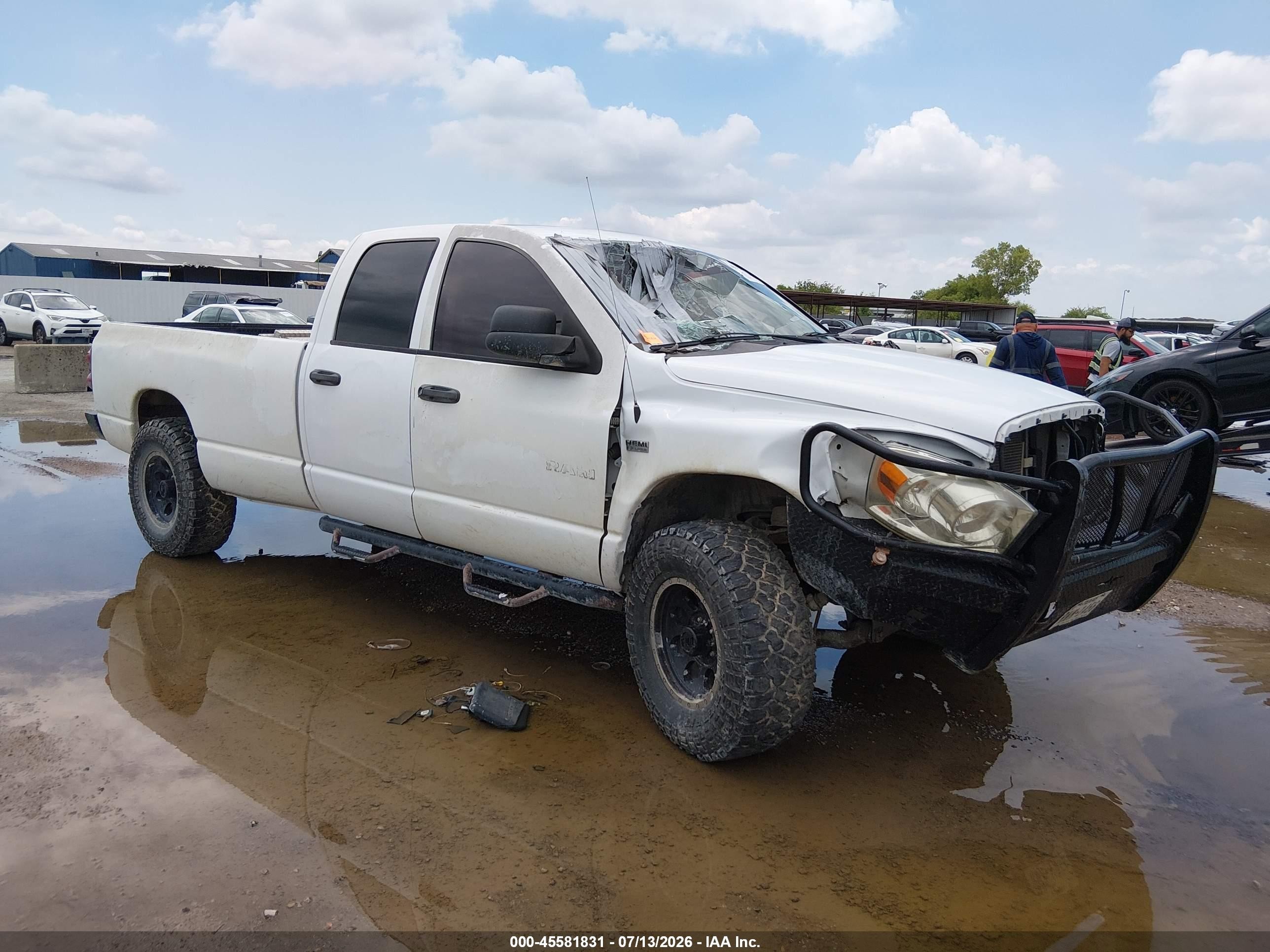 2008 Dodge 1500 SLT, VIN 1D7HU18248J117451 — Перед