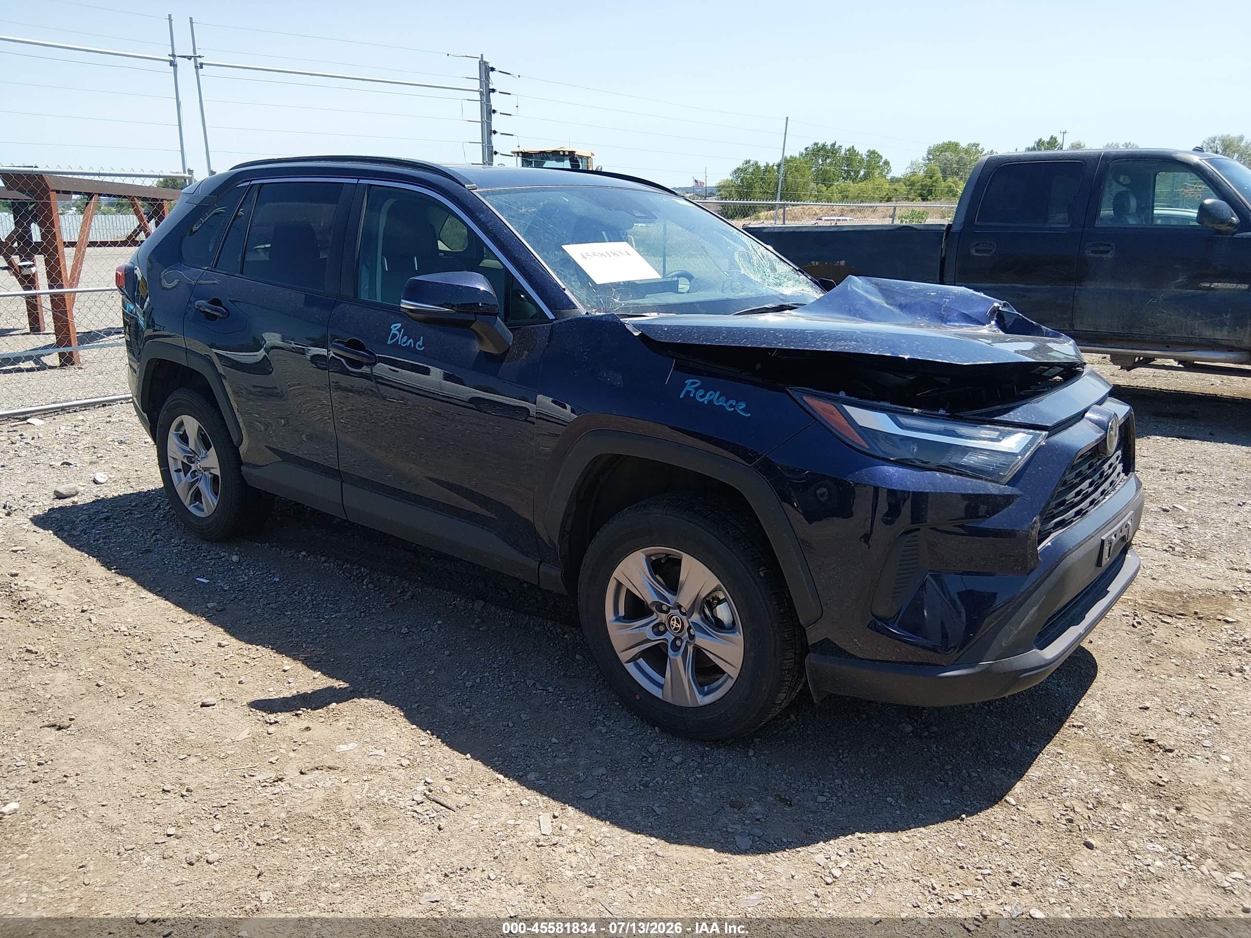 2025 Toyota RAV4 XLE, VIN 2T3P1RFV9SW527553 — Front end