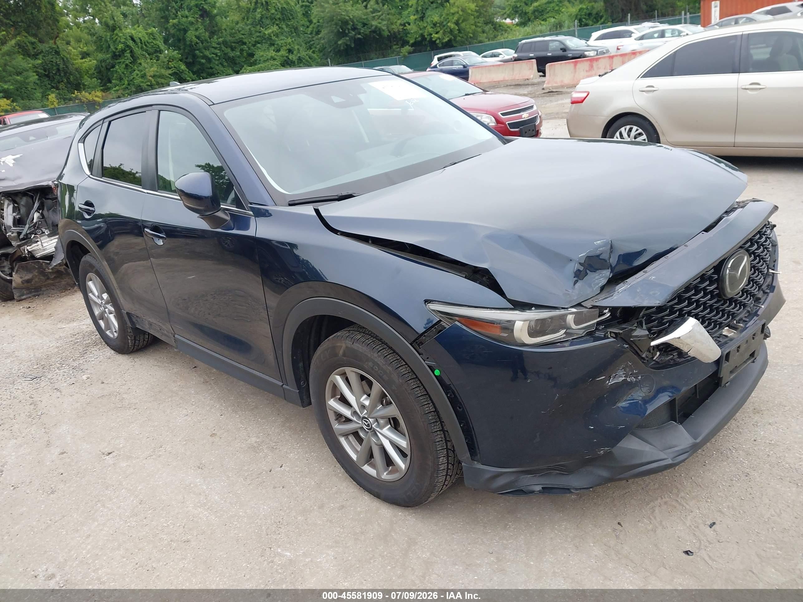 2022 Mazda CX-5 S Select, VIN JM3KFBBMXN1592079 — Front end