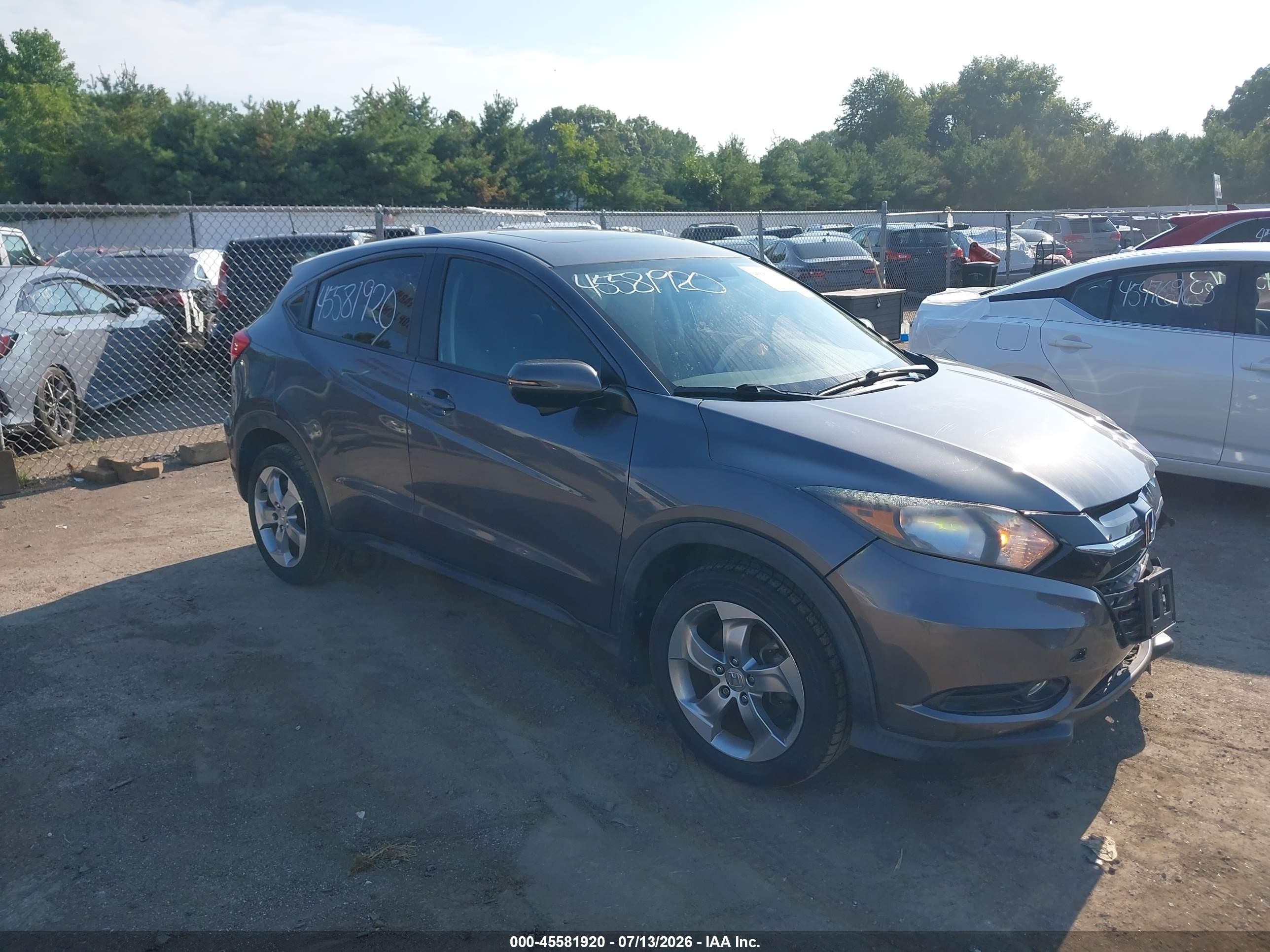 2017 Honda HR-V EX, VIN 3CZRU6H50HM704491 — Перед