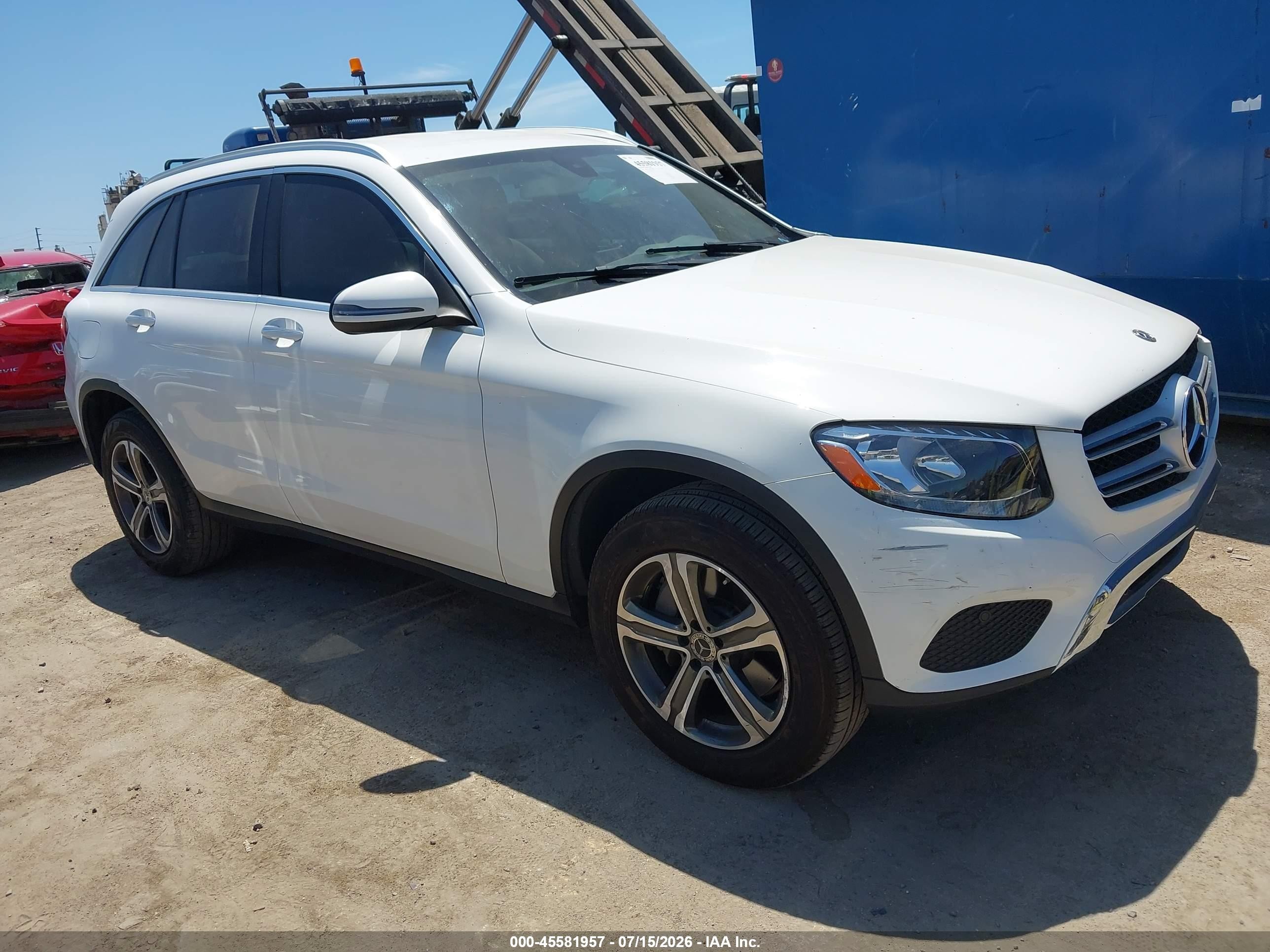 2019 Mercedes-Benz GLC 300, VIN WDC0G4JB0KV152475 — Side