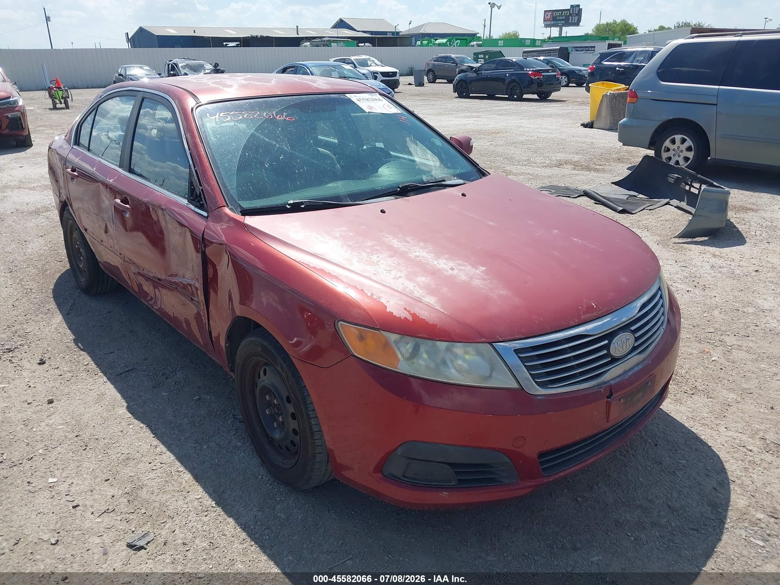2010 Kia Optima LX, VIN KNAGG4A86A5383403 — Бок