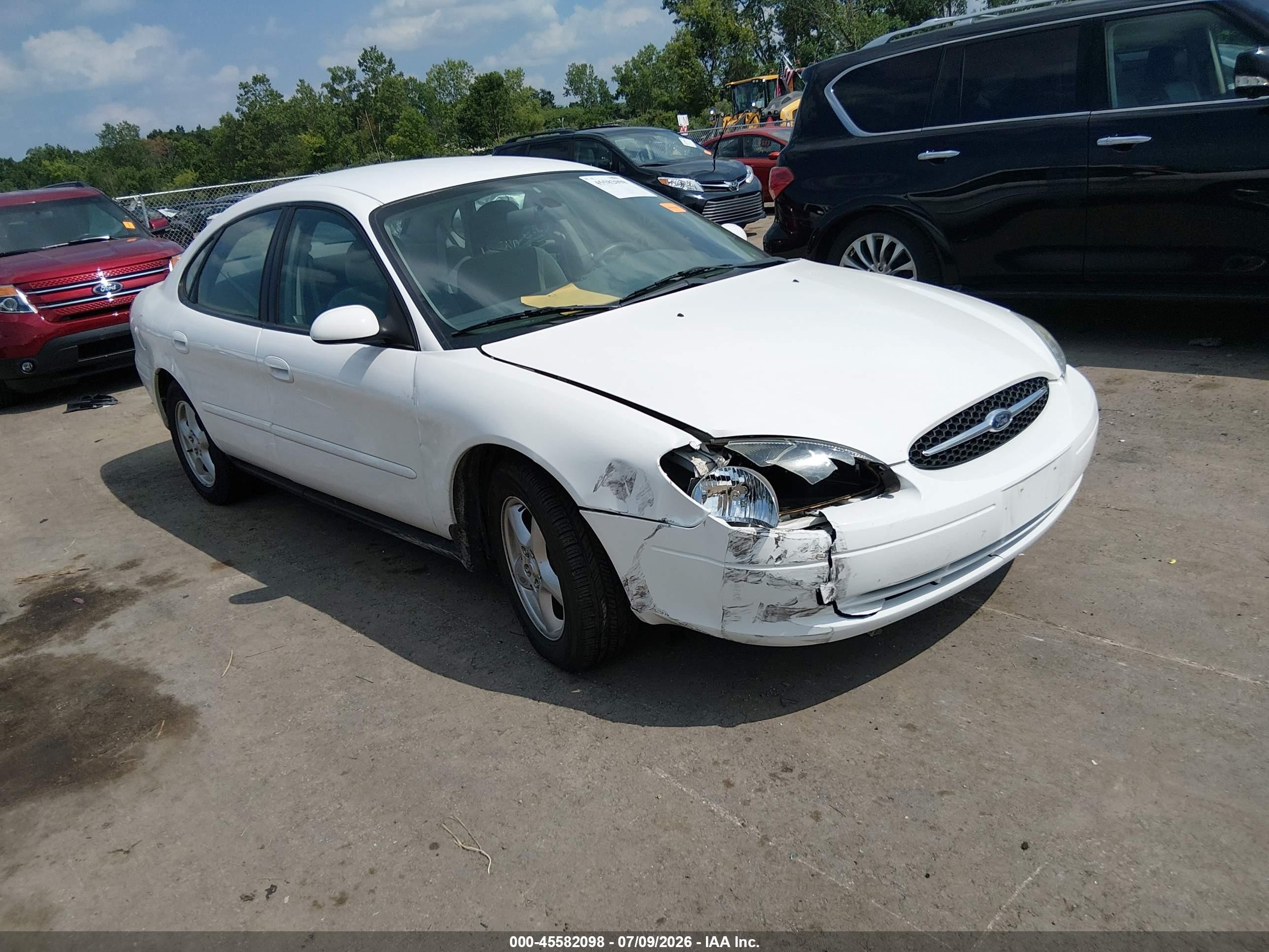 2003 Ford Taurus SE Standard, VIN 1FAFP53253G195496 — Front end