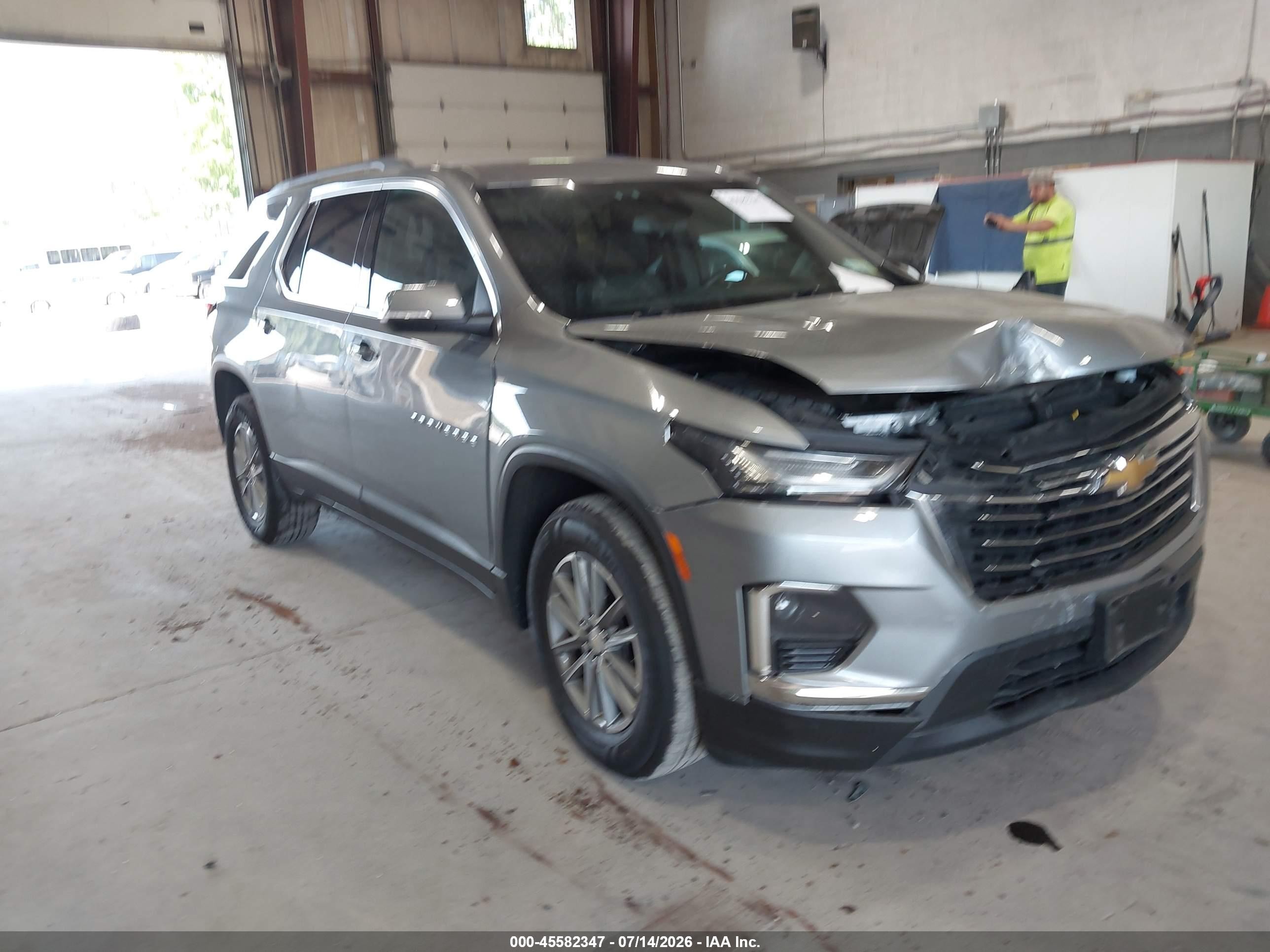 2023 Chevrolet Traverse LT, VIN 1GNEVHKW9PJ112539 — Перед