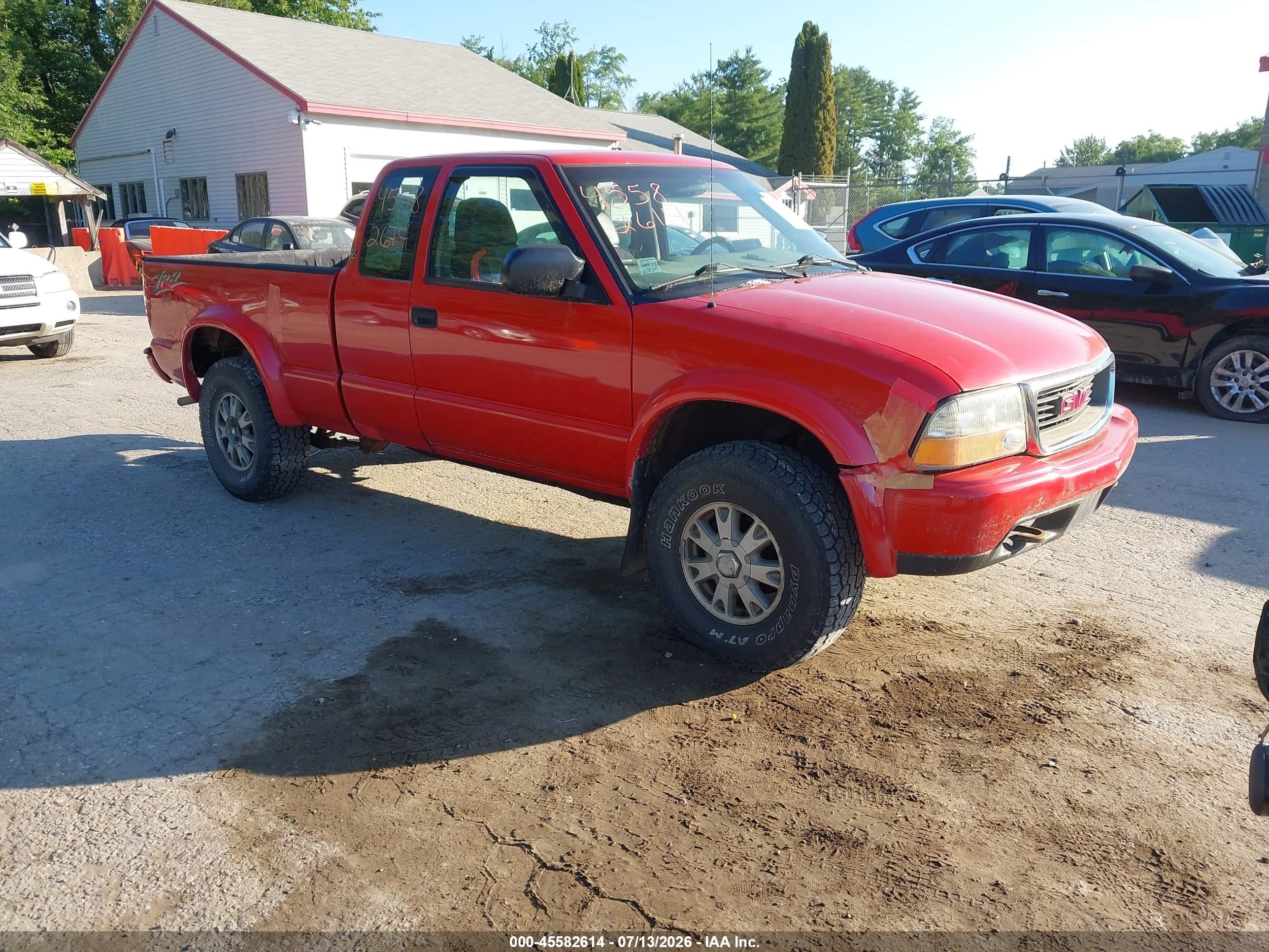 2003 GMC Sonoma SLS, VIN 1GTCT19XX38164243 — Normal wear