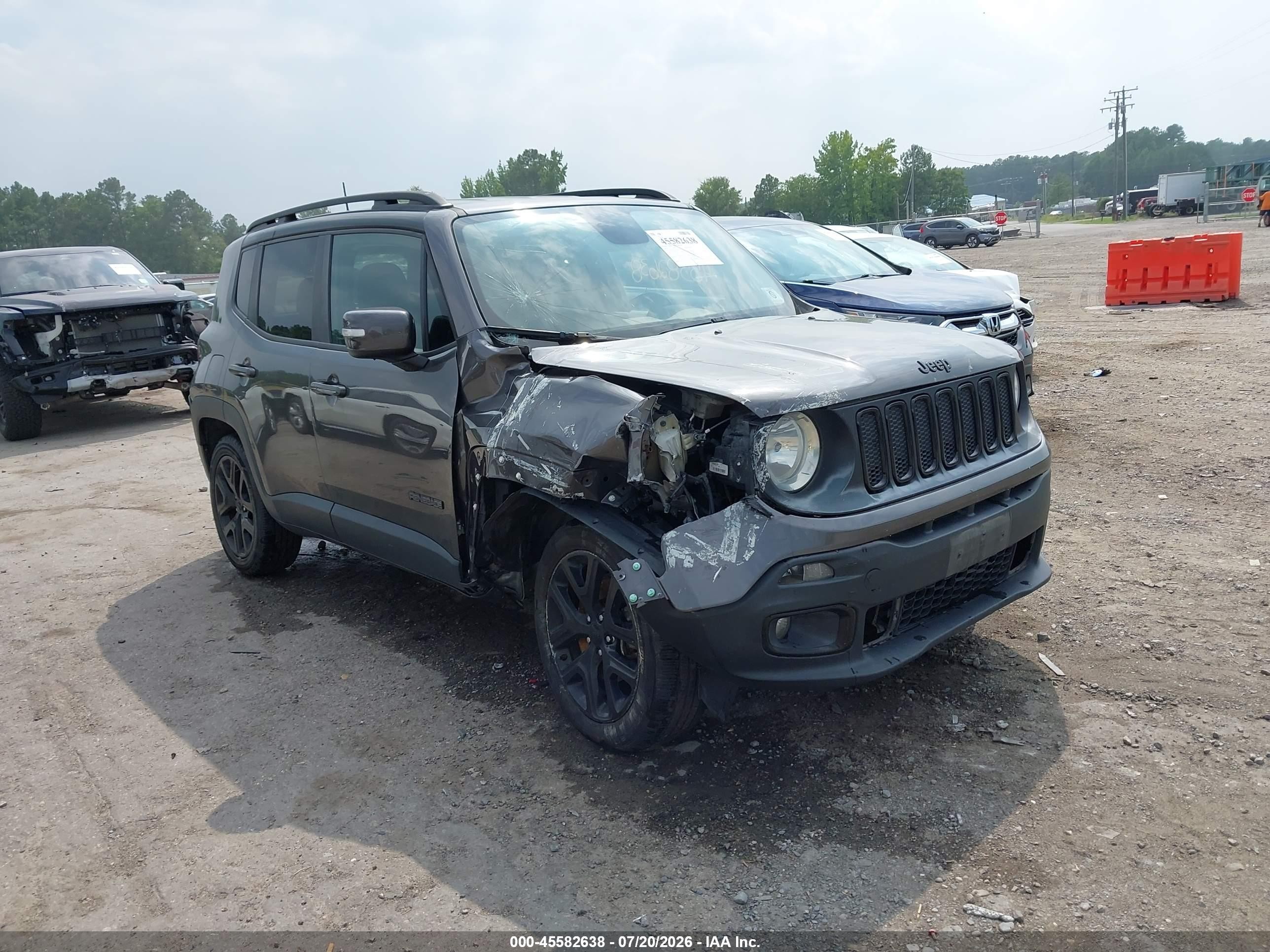 2016 Jeep Renegade Latitude, VIN ZACCJBBT5GPE05434 — Front end