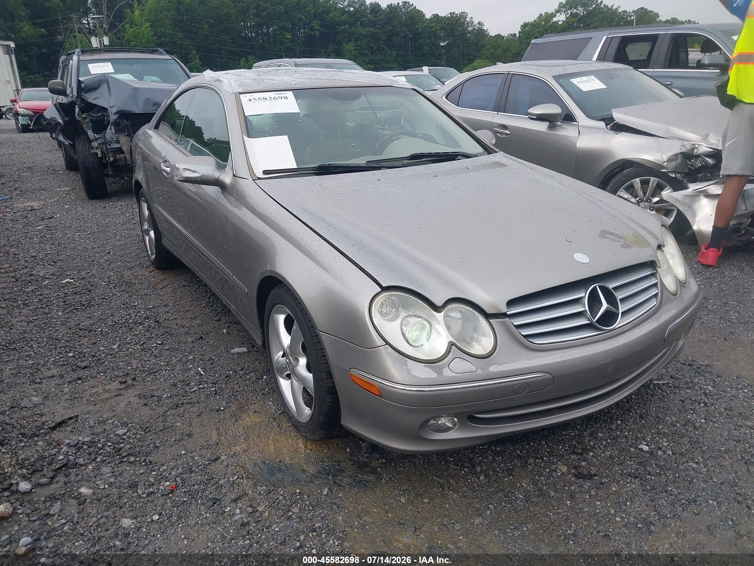 2004 Mercedes-Benz CLK 320, VIN WDBTJ65J44F093914 — Rear end