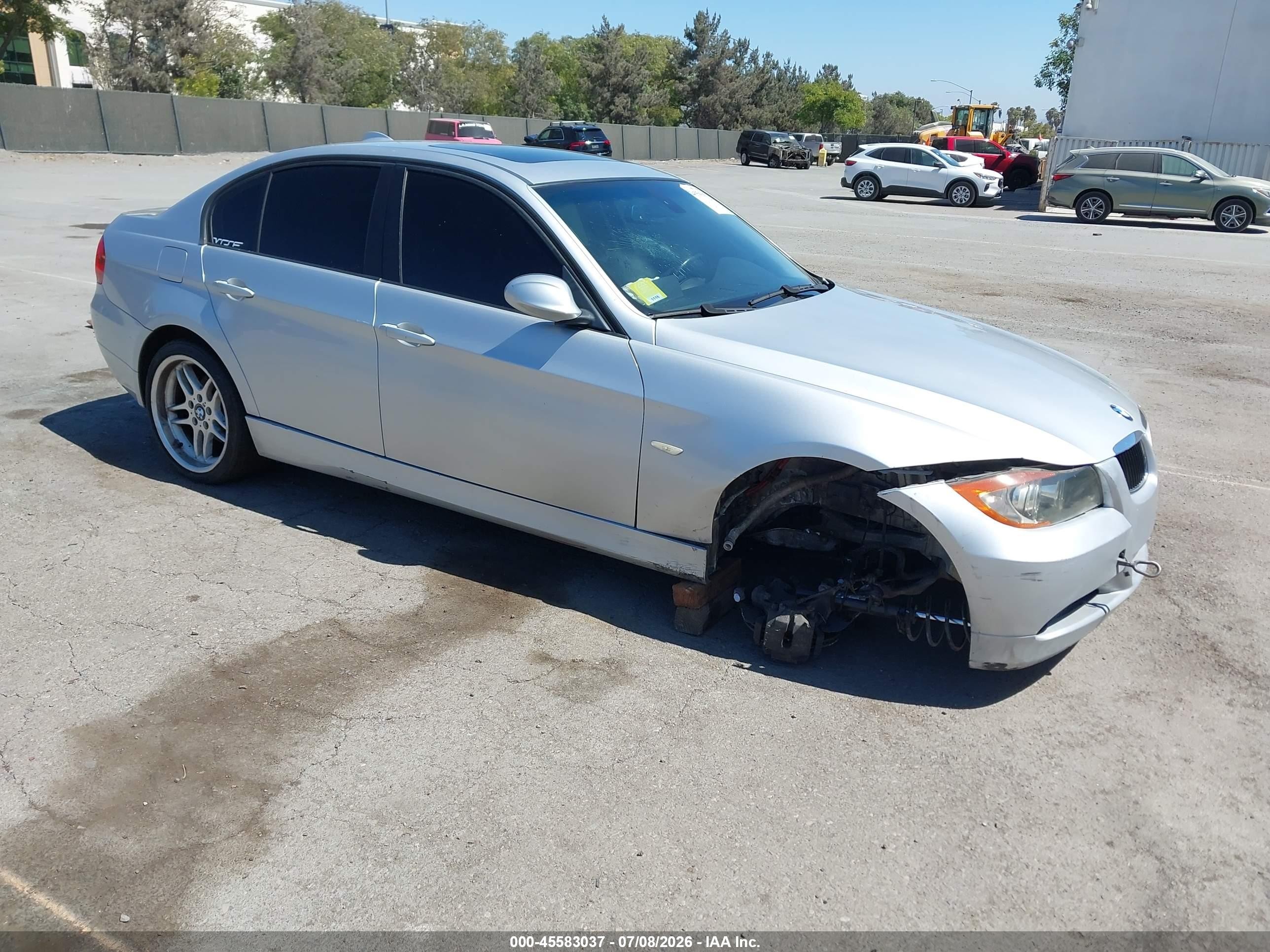 2007 BMW 3 Series 328i, VIN WBAVC53567FZ79867 — Днище