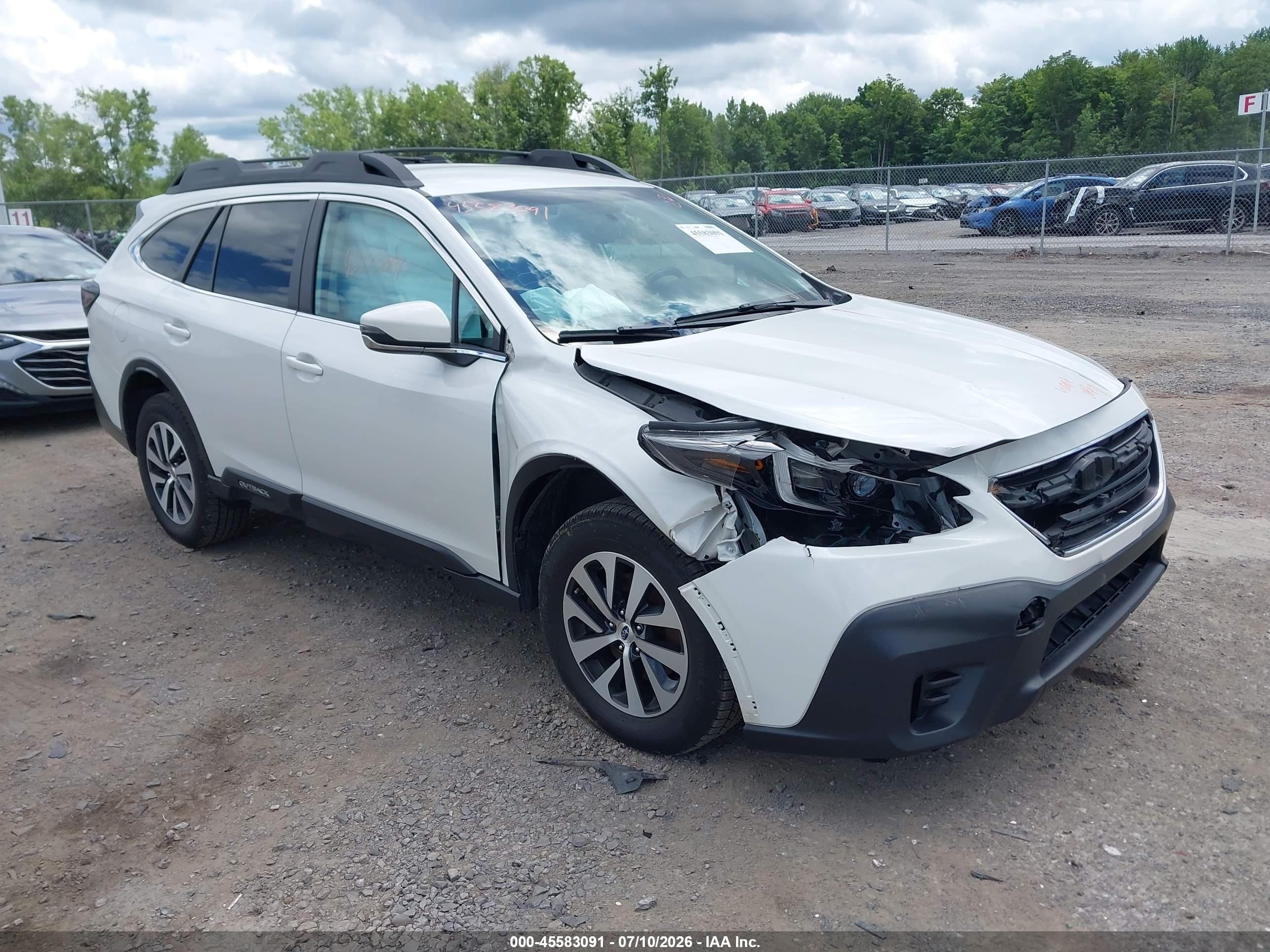 2020 Subaru Outback Premium, VIN 4S4BTACC0L3255578 — Front end