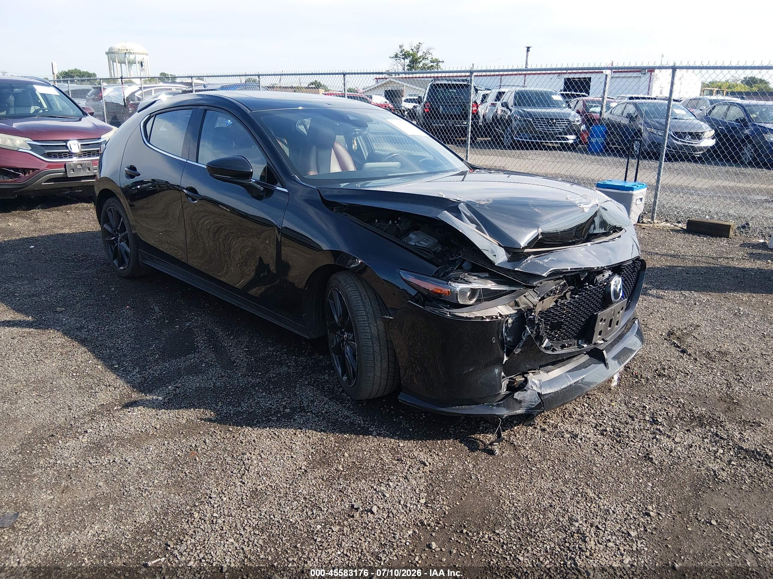 2021 Mazda 3 Premium Plus, VIN JM1BPBNY9M1312221 — Front end