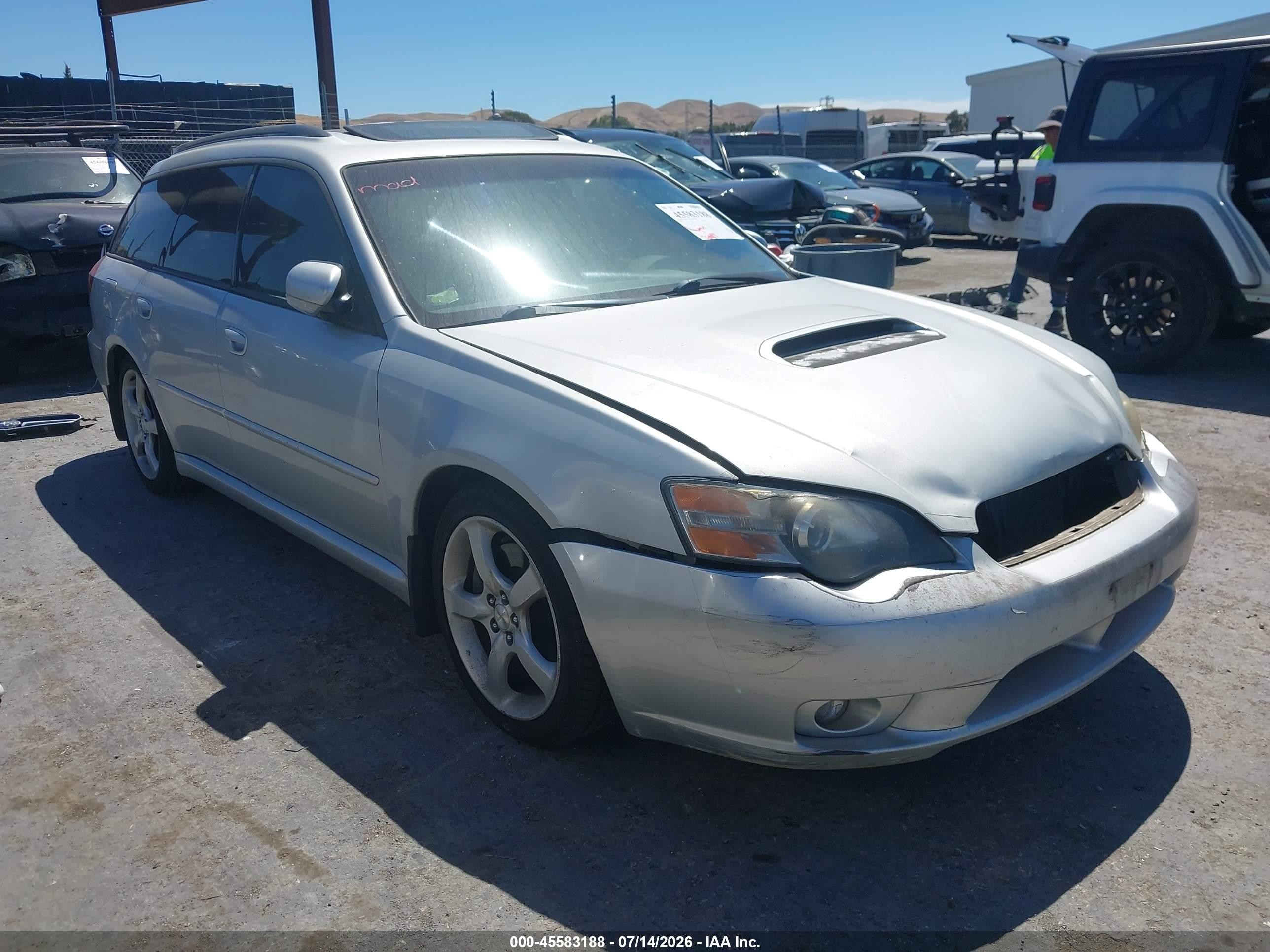 2005 Subaru Legacy GT Limited, VIN 4S3BP676X54314126 — Front end
