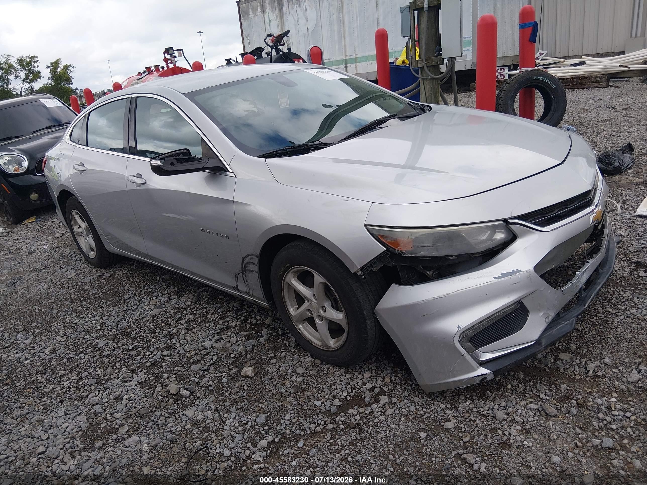 2017 Chevrolet Malibu LT, VIN 1G1ZE5ST7HF225613 — Front end