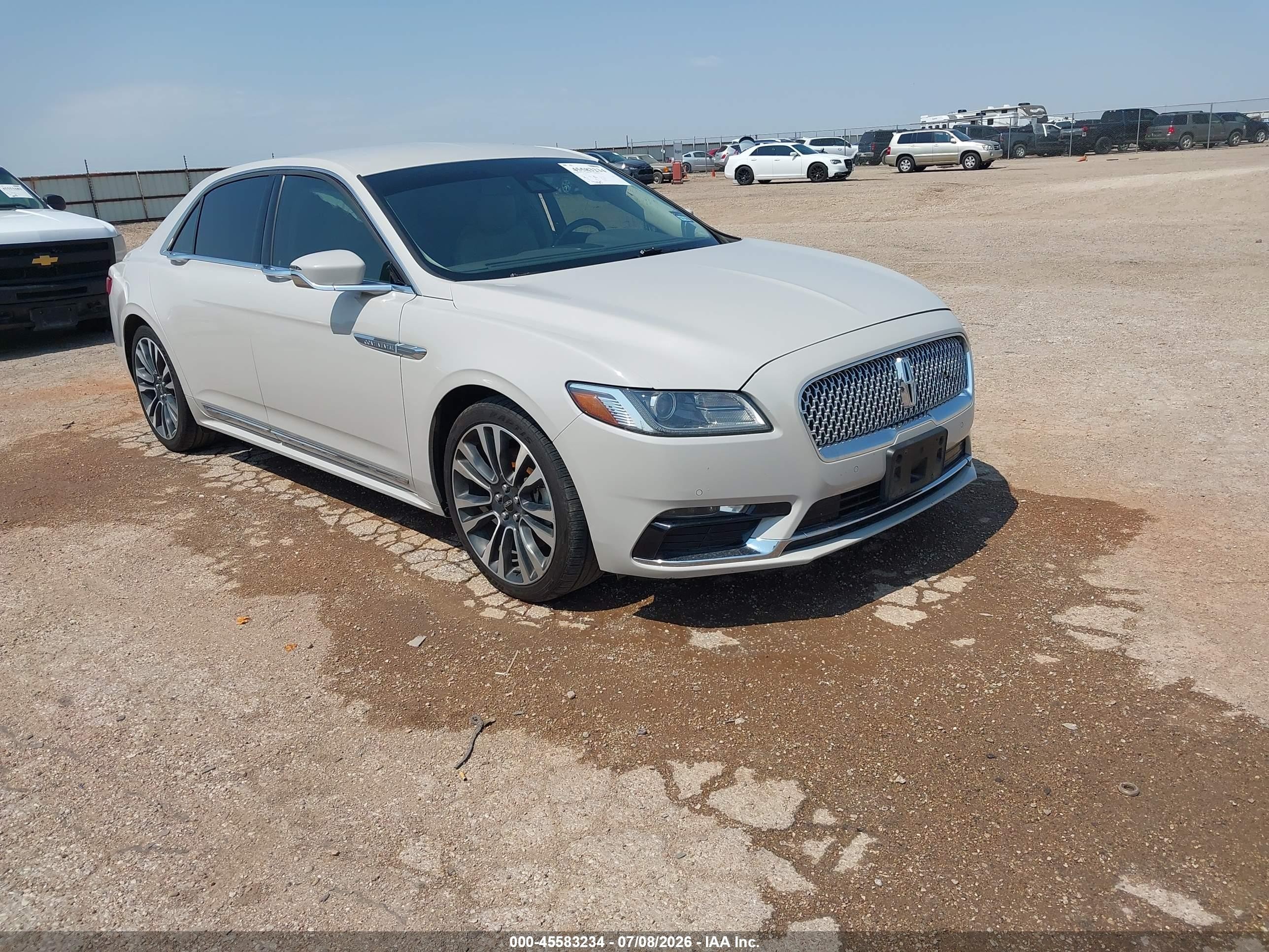 2019 Lincoln Continental Select, VIN 1LN6L9SKXK5613331 — Side