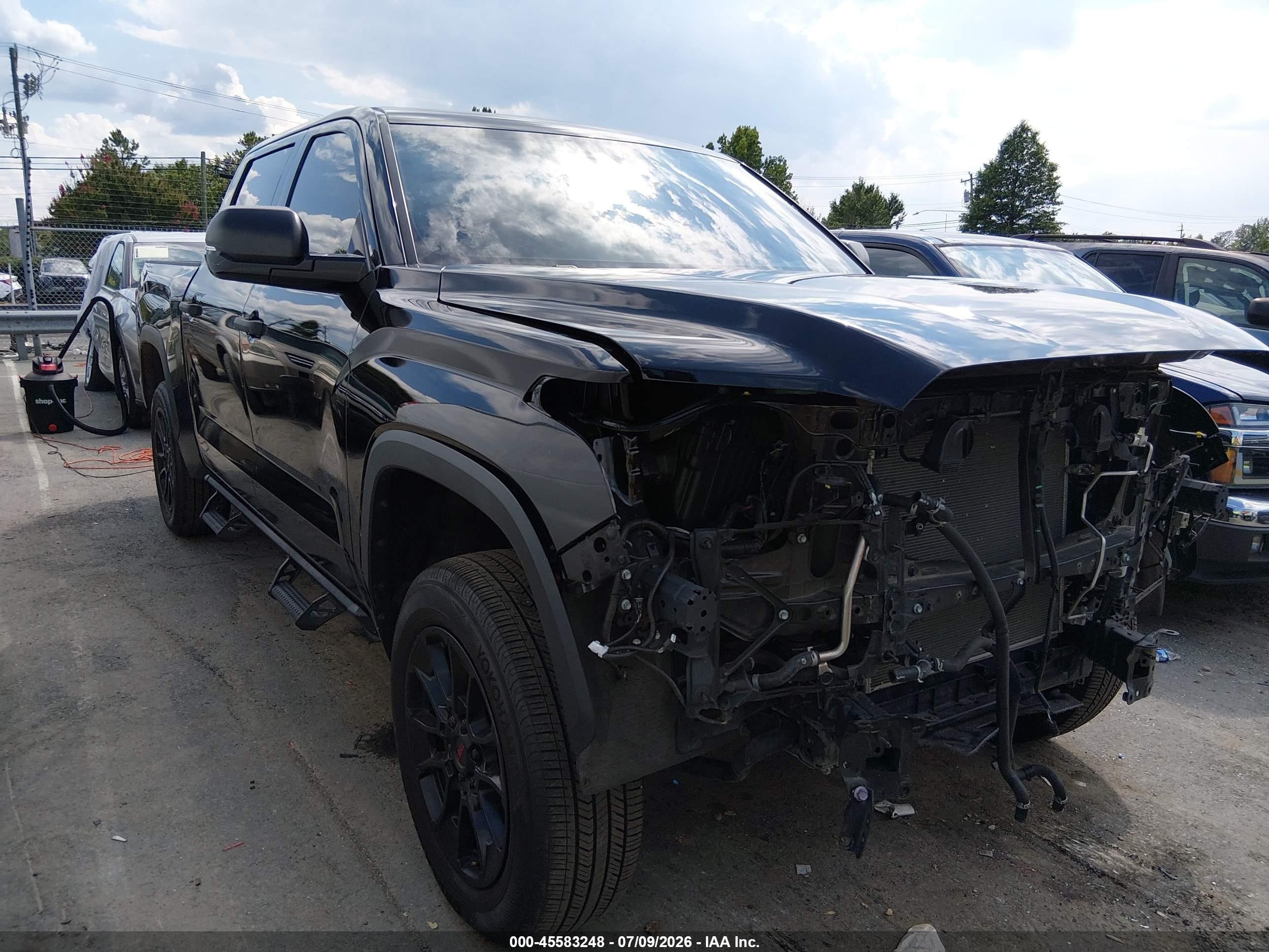 2023 Toyota Tundra SR5, VIN 5TFLA5DB4PX063834 — Front end