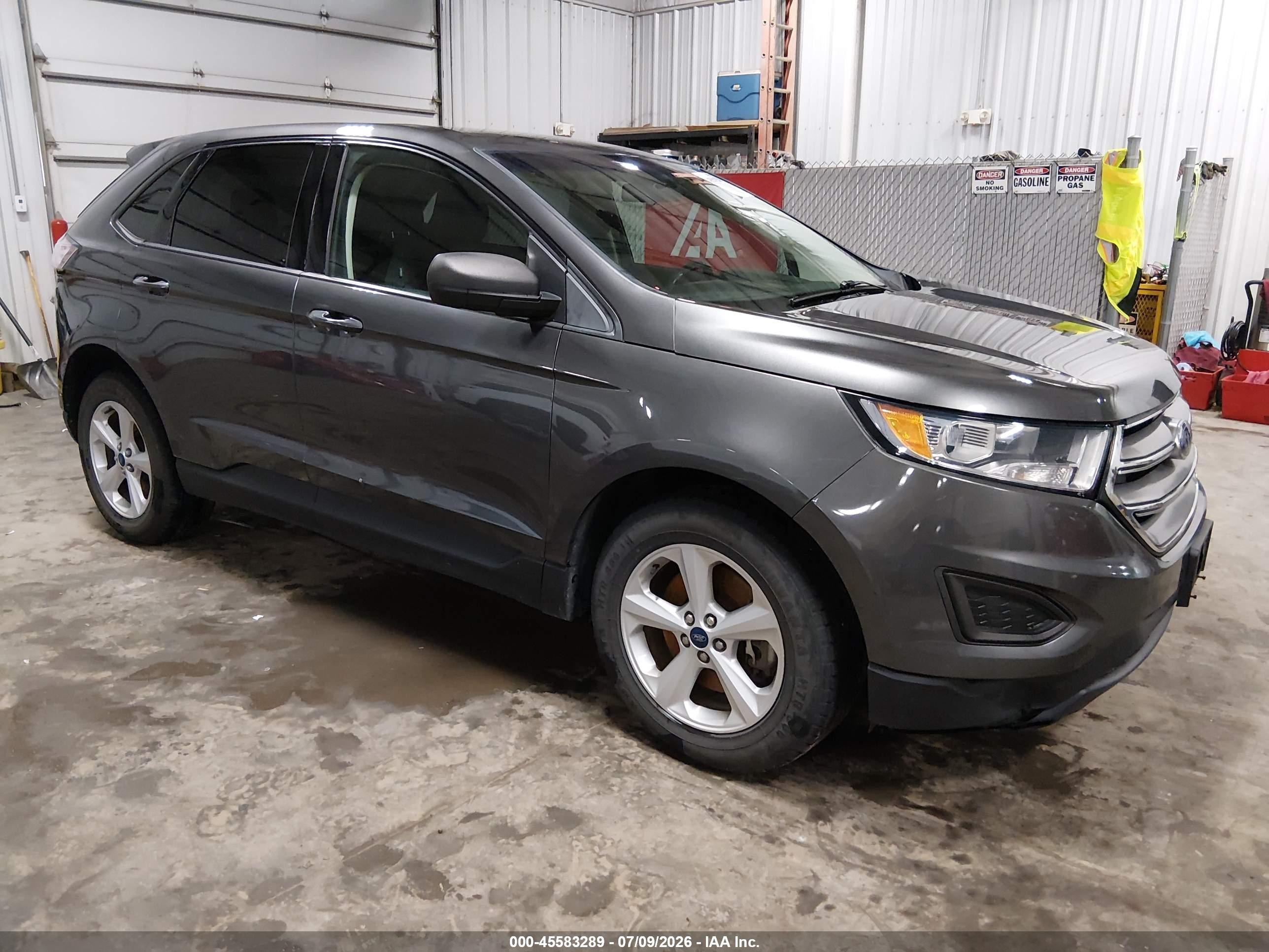 2017 Ford Edge SE, VIN 2FMPK4G97HBC63970 — Front end