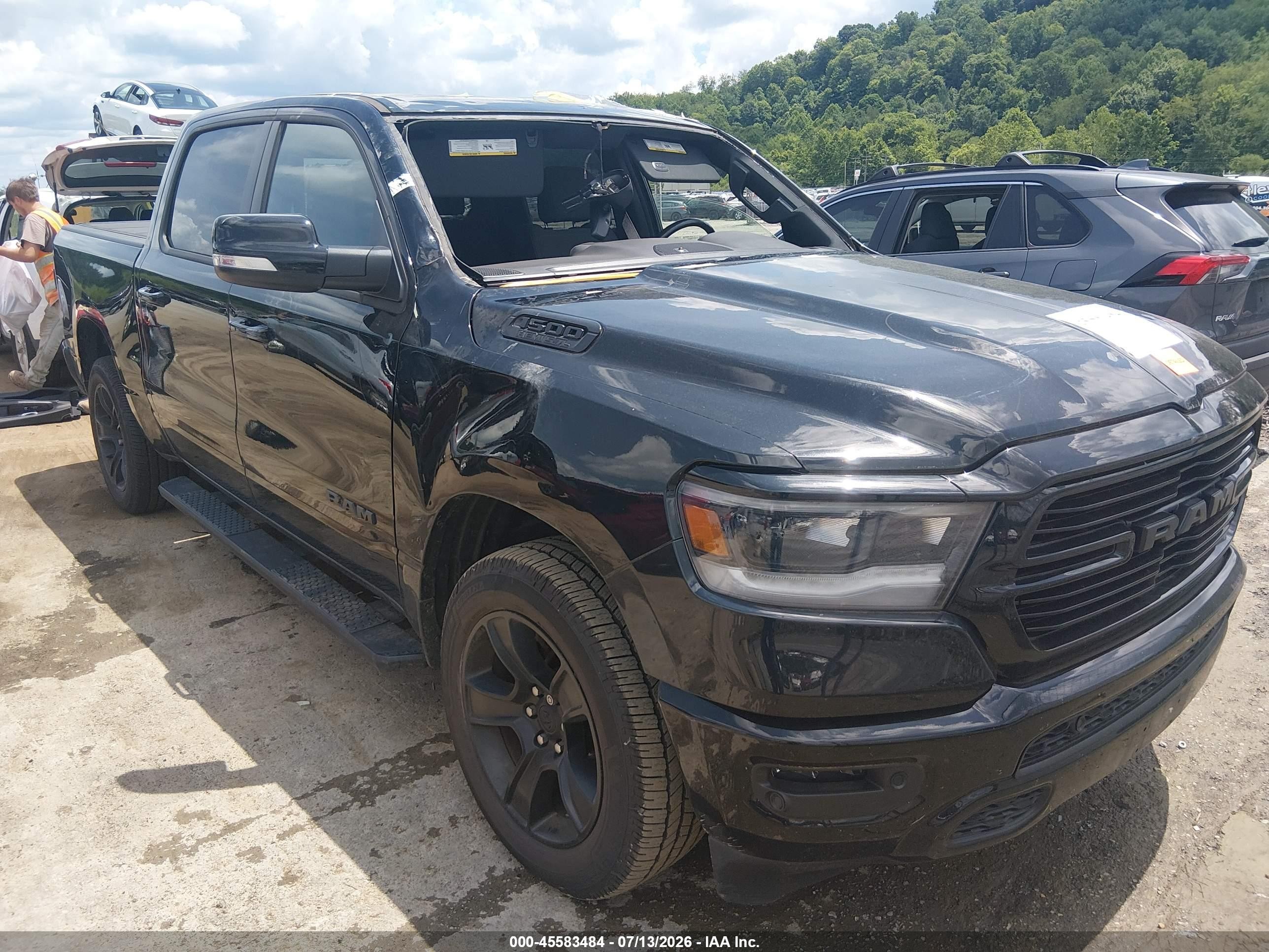 2020 Ram 1500 Big Horn, VIN 1C6SRFFT4LN371650 — Front end