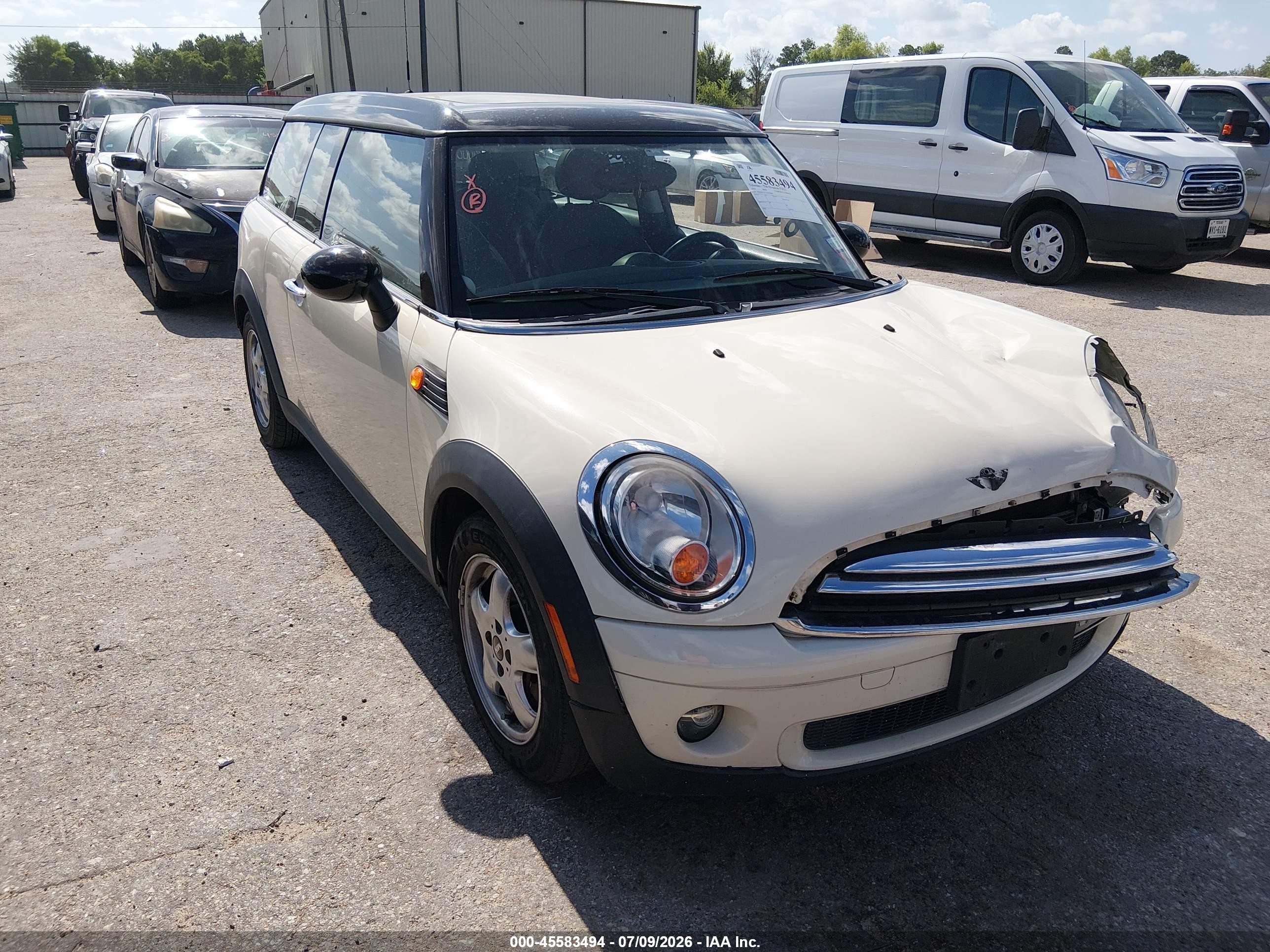 2010 MINI Clubman, VIN WMWML3C5XATX38869 — Normal wear