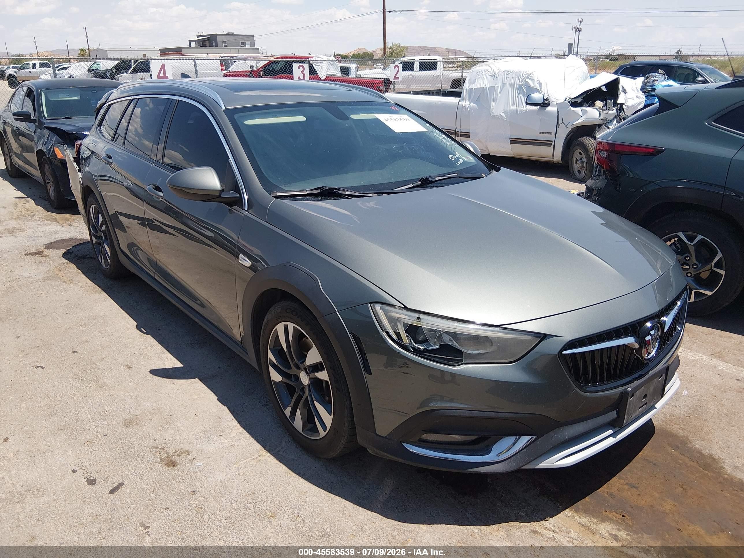 2018 Buick Regal Preferred, VIN W04GU8SX3J1075552 — Rear end
