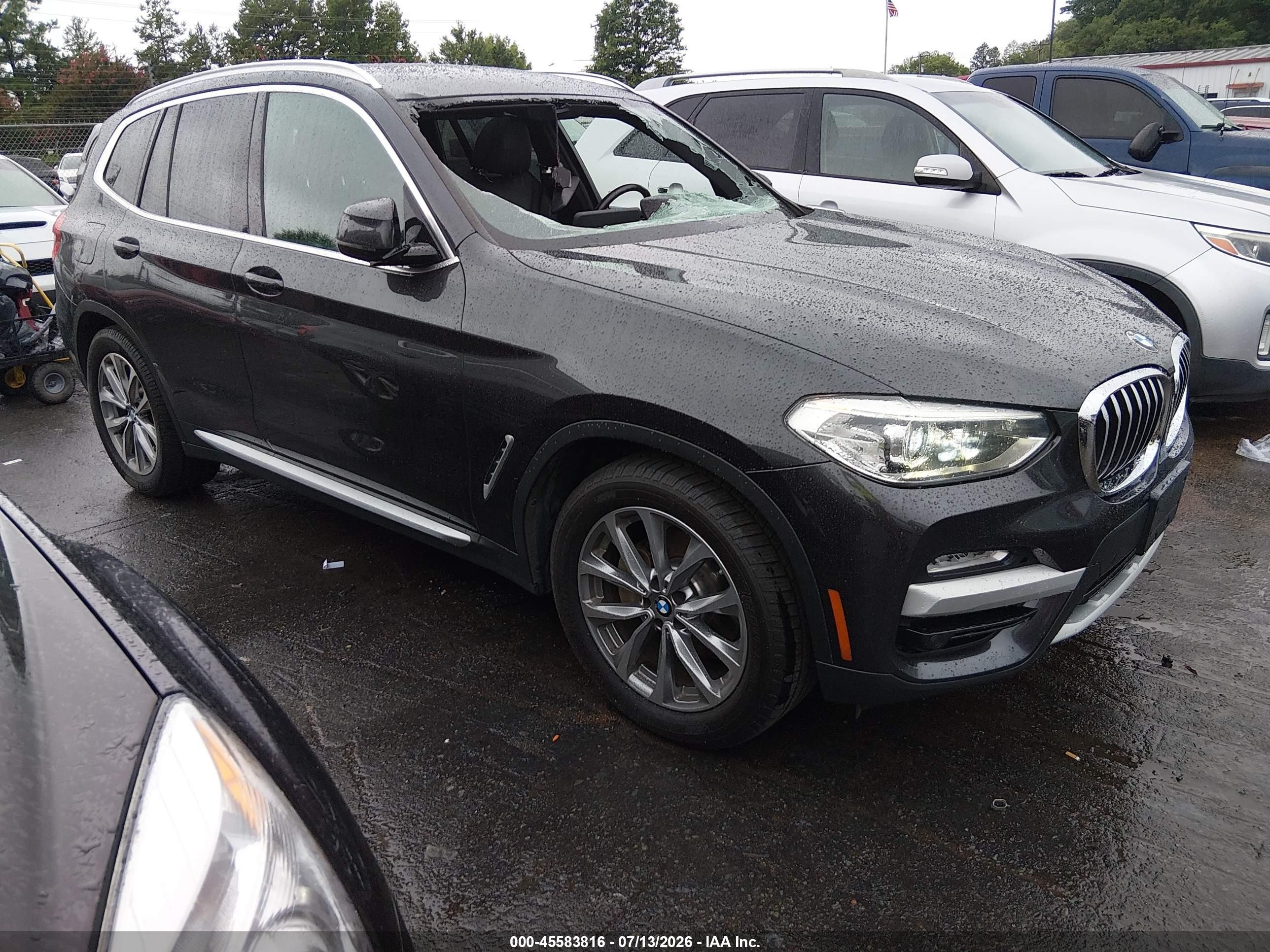 2018 BMW X3 xDrive30i, VIN 5UXTR9C53JLD73761 — Перед