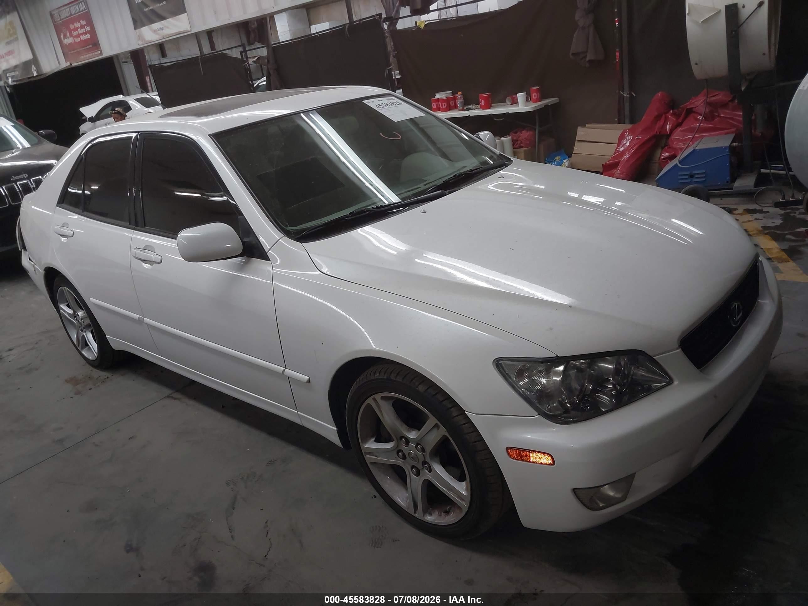 2003 Lexus IS 300/350, VIN JTHBD192530074038 — Зад