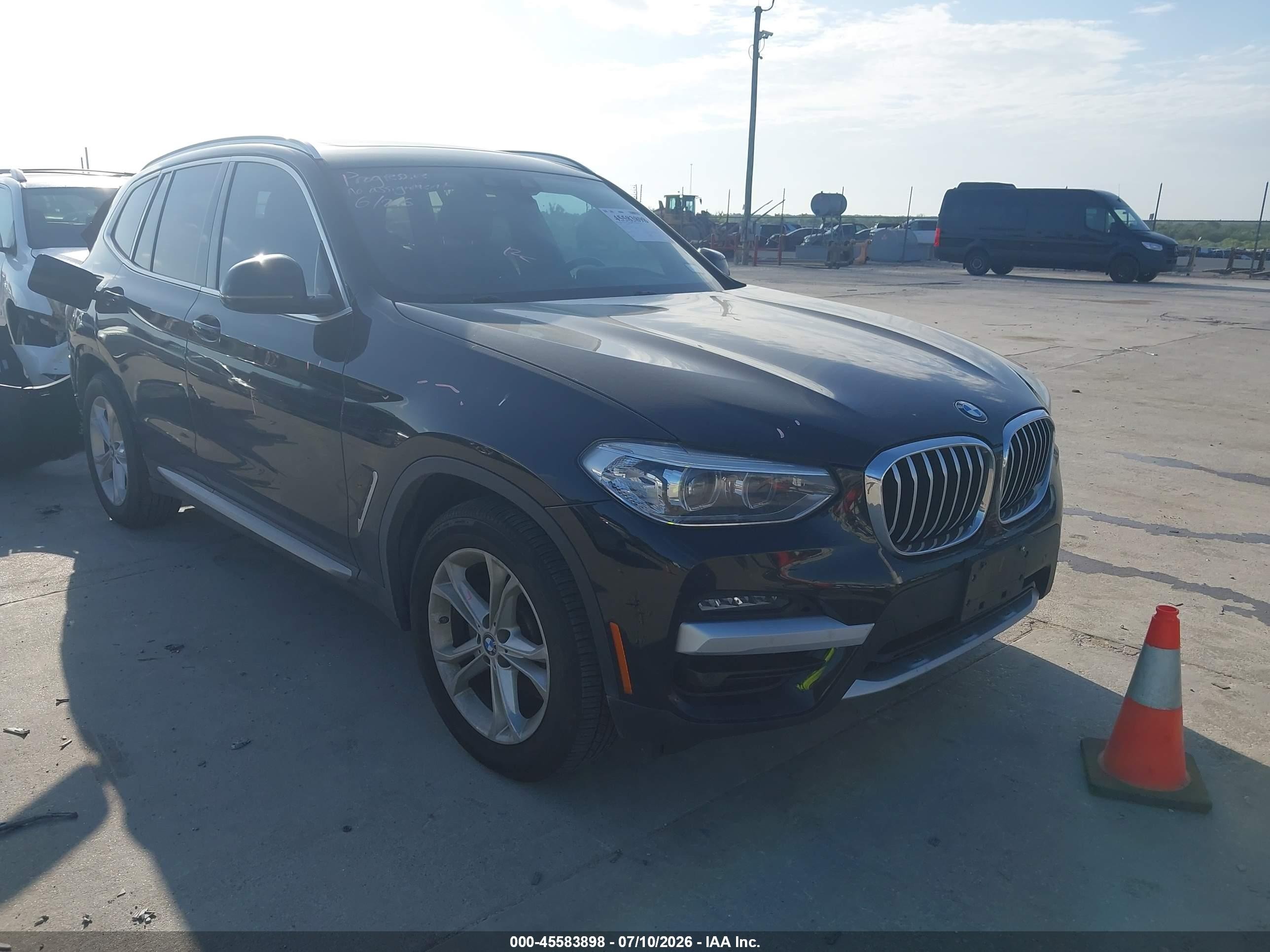 2020 BMW X3 xDrive30i, VIN 5UXTY5C04LLT36847 — Rear end