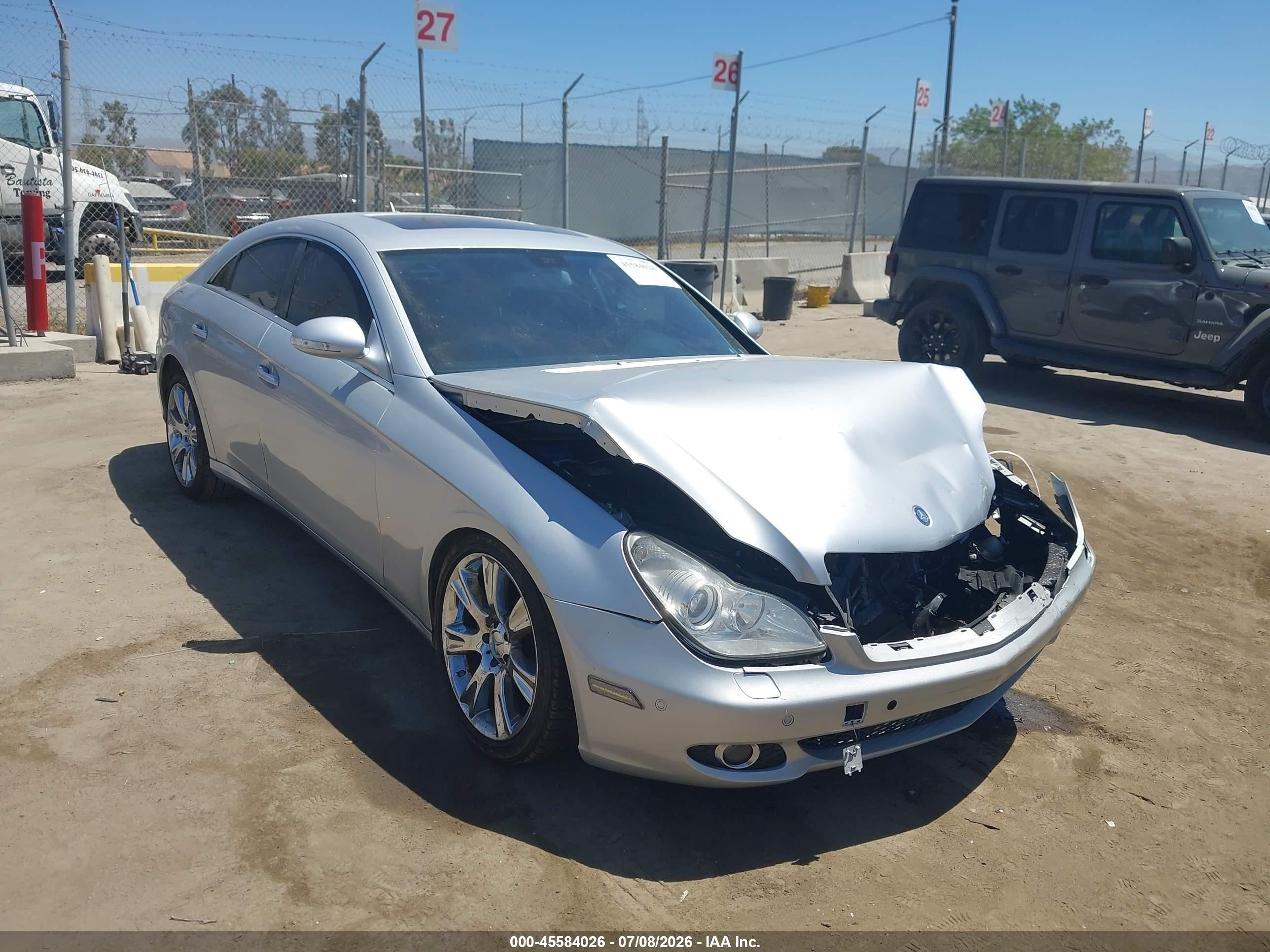 2008 Mercedes-Benz CLS 550, VIN WDDDJ72X68A116395 — Front end