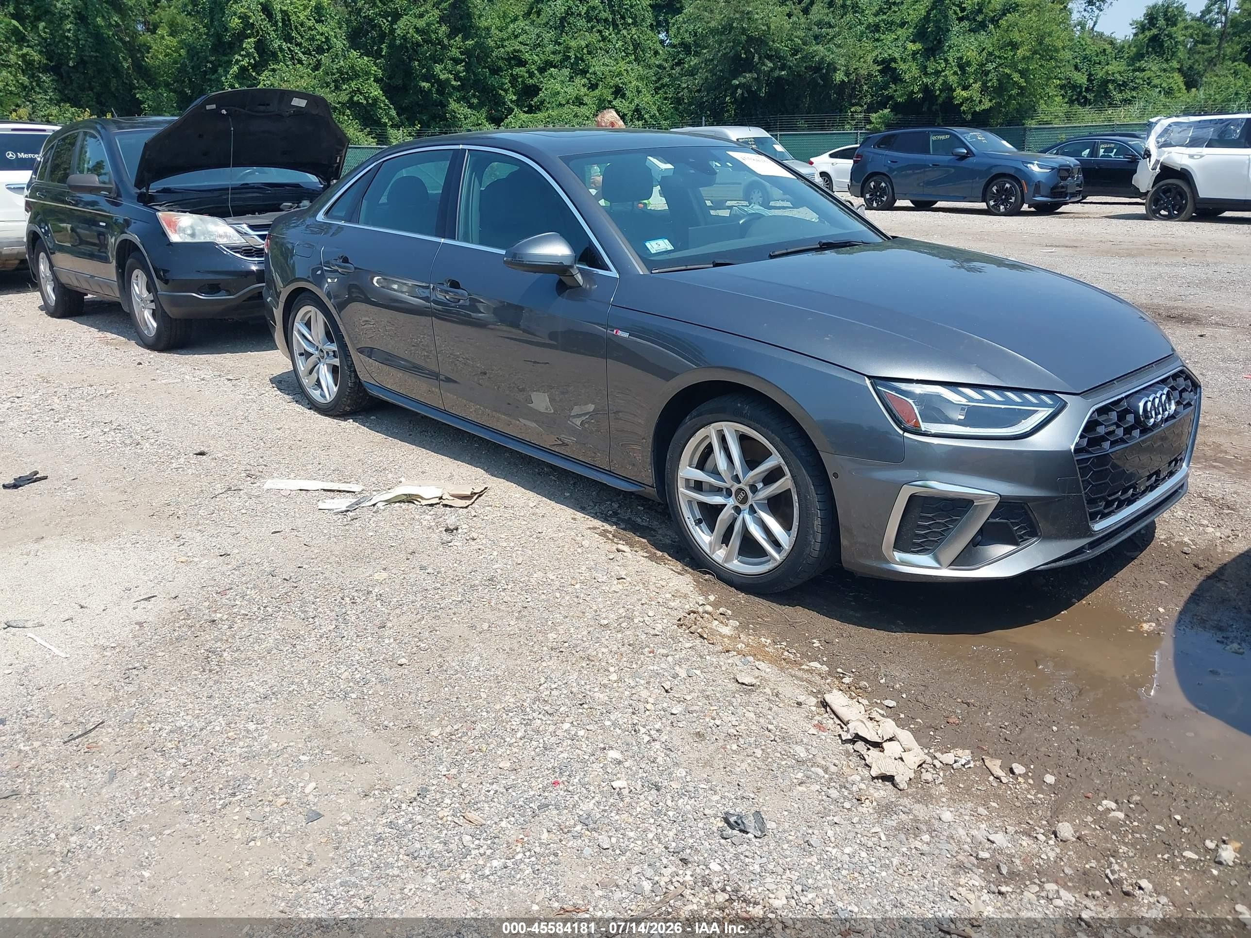 2024 Audi A4 S line Premium Plus, VIN WAUEAAF43RN013499 — Фото с аукциона 1 of 5
