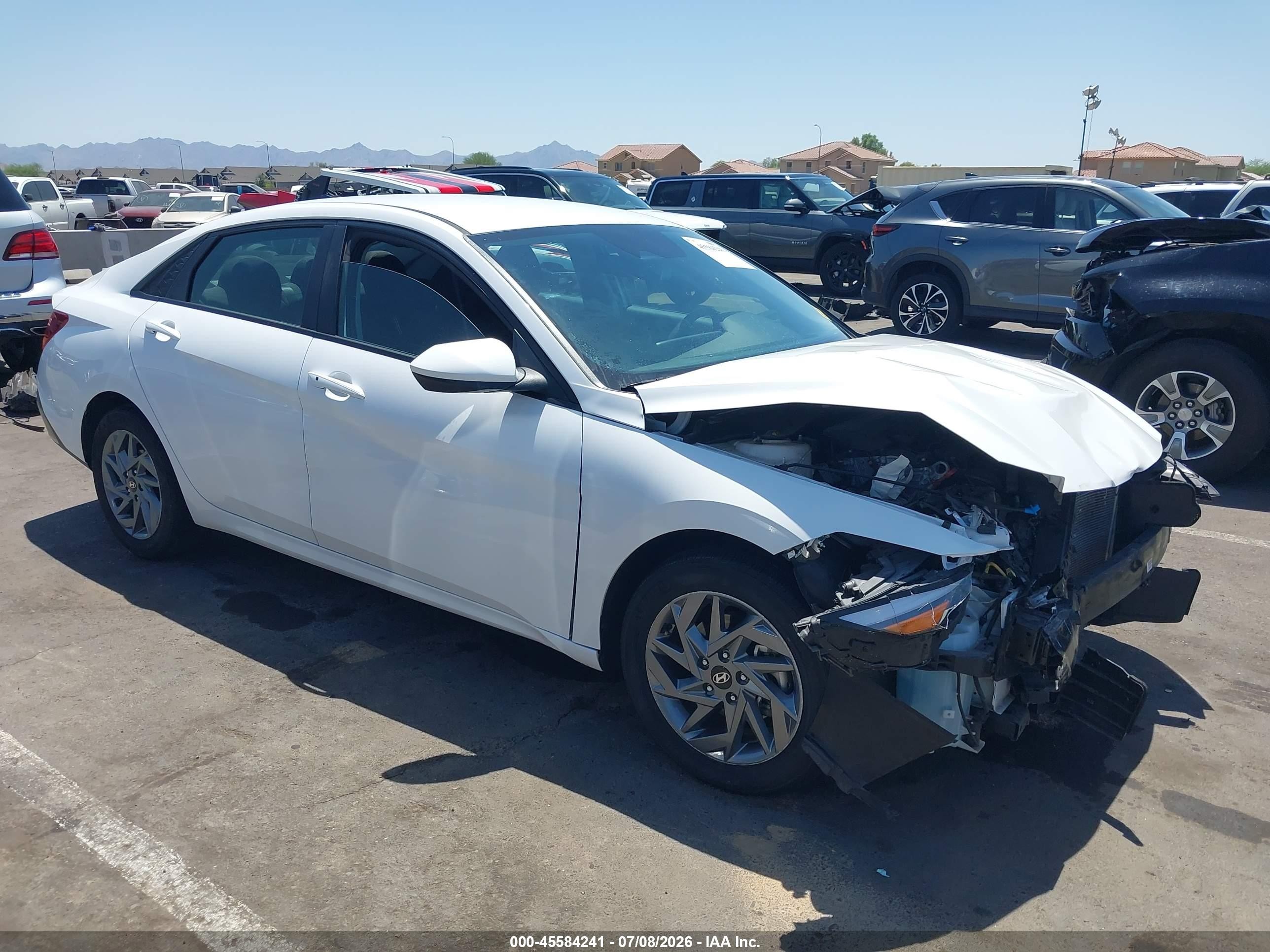 2024 Hyundai Elantra SEL, VIN KMHLM4DG3RU671910 — Front end