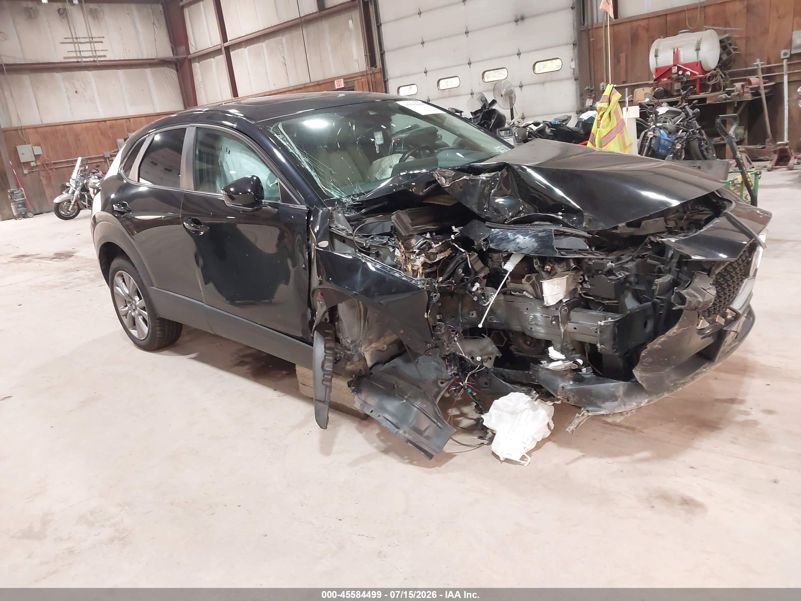 2021 Mazda CX-30 Preferred, VIN 3MVDMBCL8MM318196 — Перед