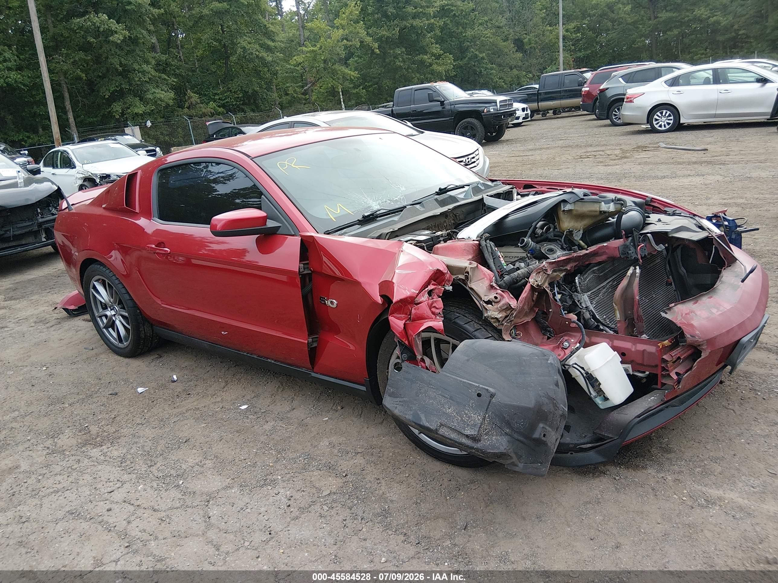 2012 Ford Mustang GT Premium, VIN 1ZVBP8CF6C5247630 — Front end