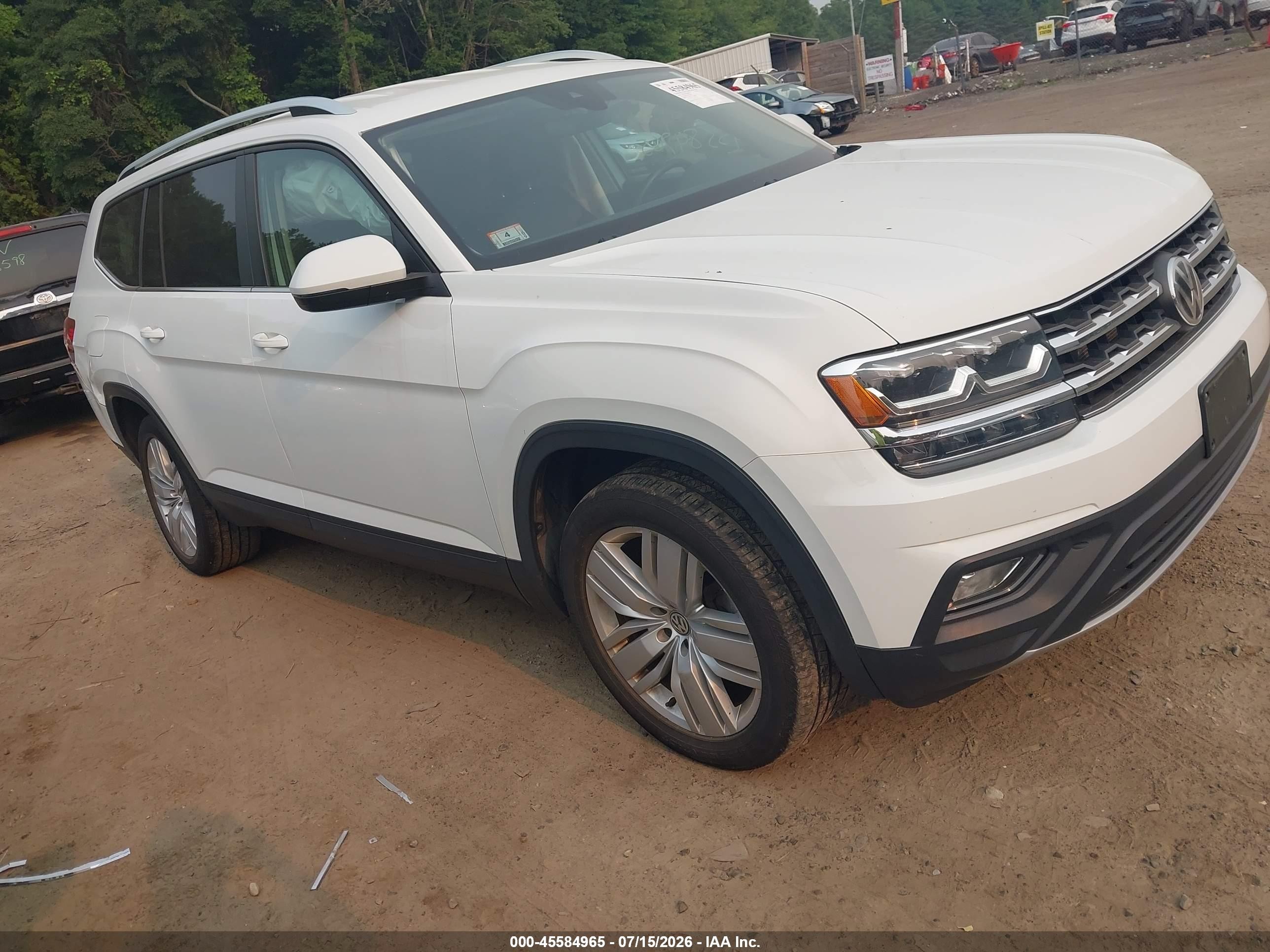 2019 Volkswagen Atlas SE, VIN 1V2UR2CA2KC518196 — Rear end