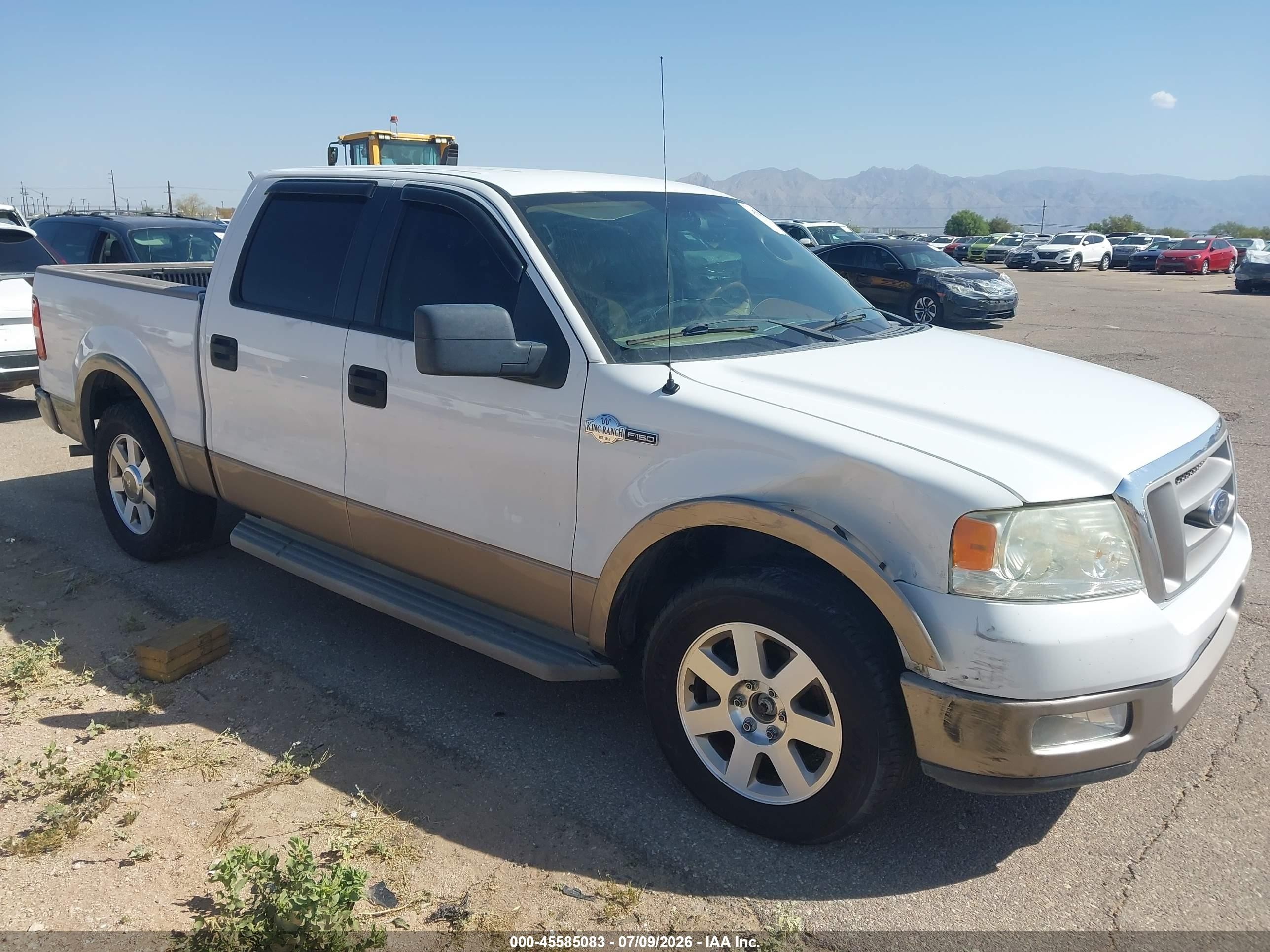 2005 Ford F-150 XLT, VIN 1FTPW12525KE68528 — Front end