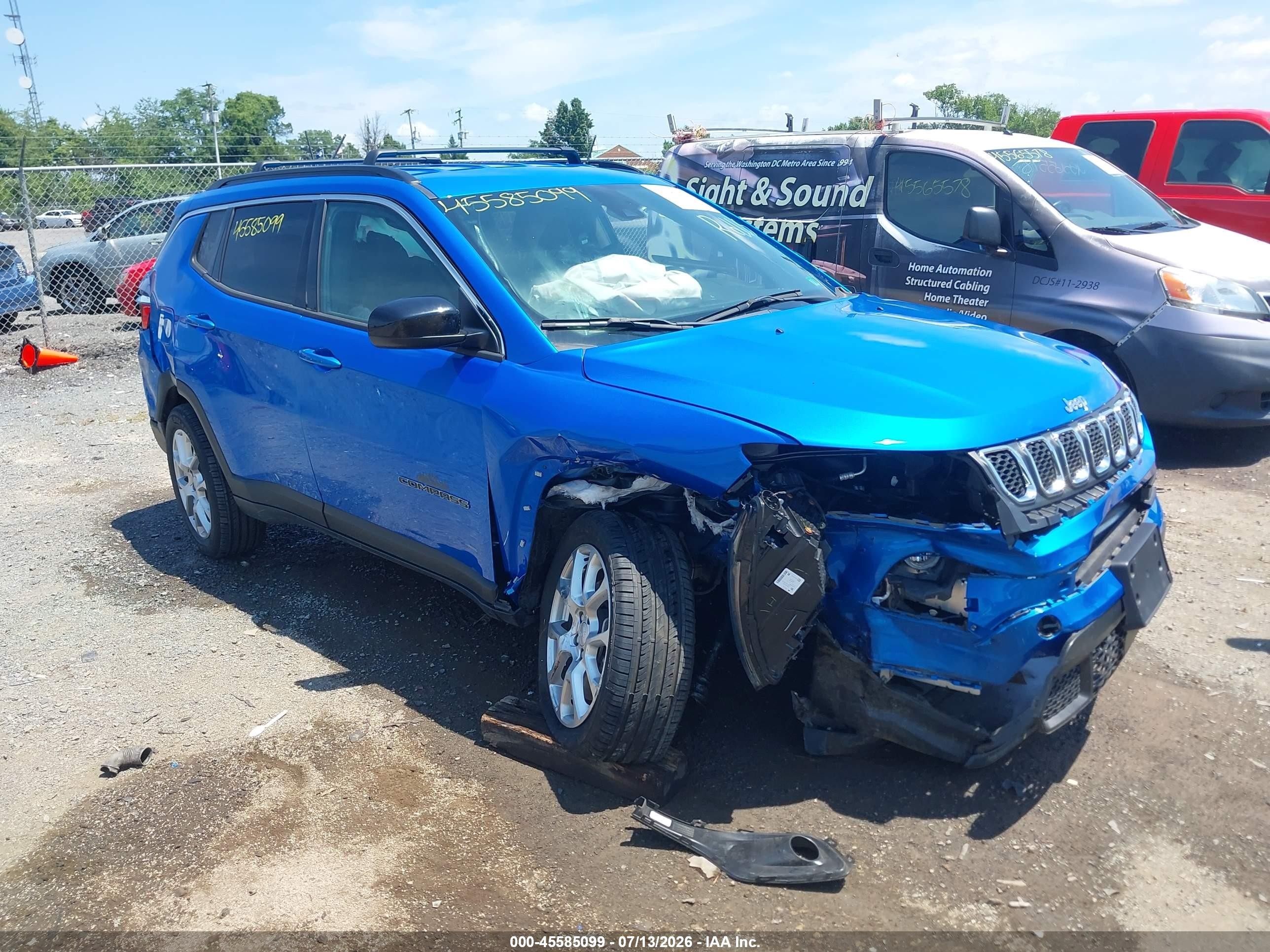2023 Jeep Compass Latitude Lux, VIN 3C4NJDFN0PT560644 — All over