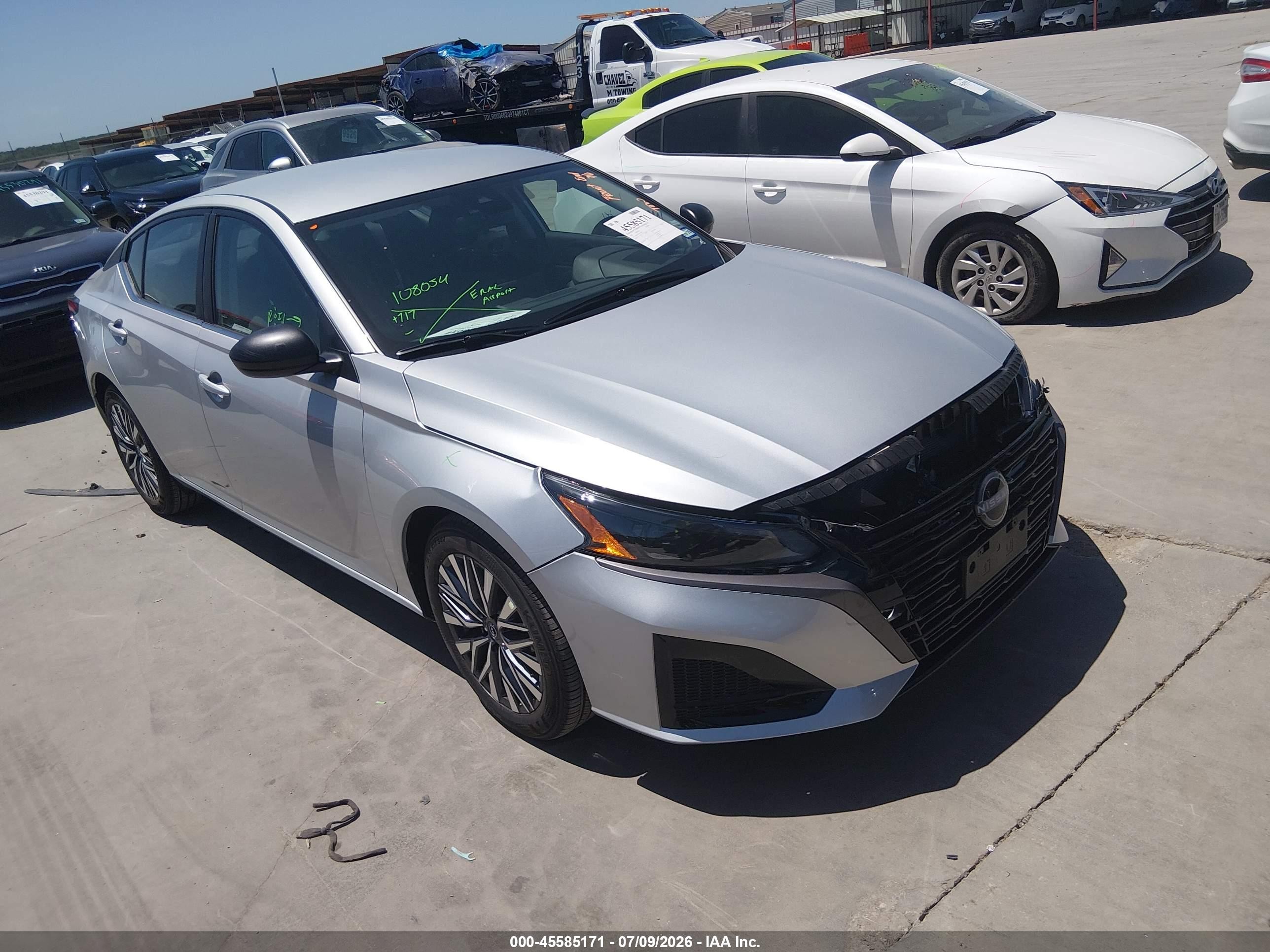 2026 Nissan Altima SV, VIN 1N4BL4DV2TN347601 — Front end