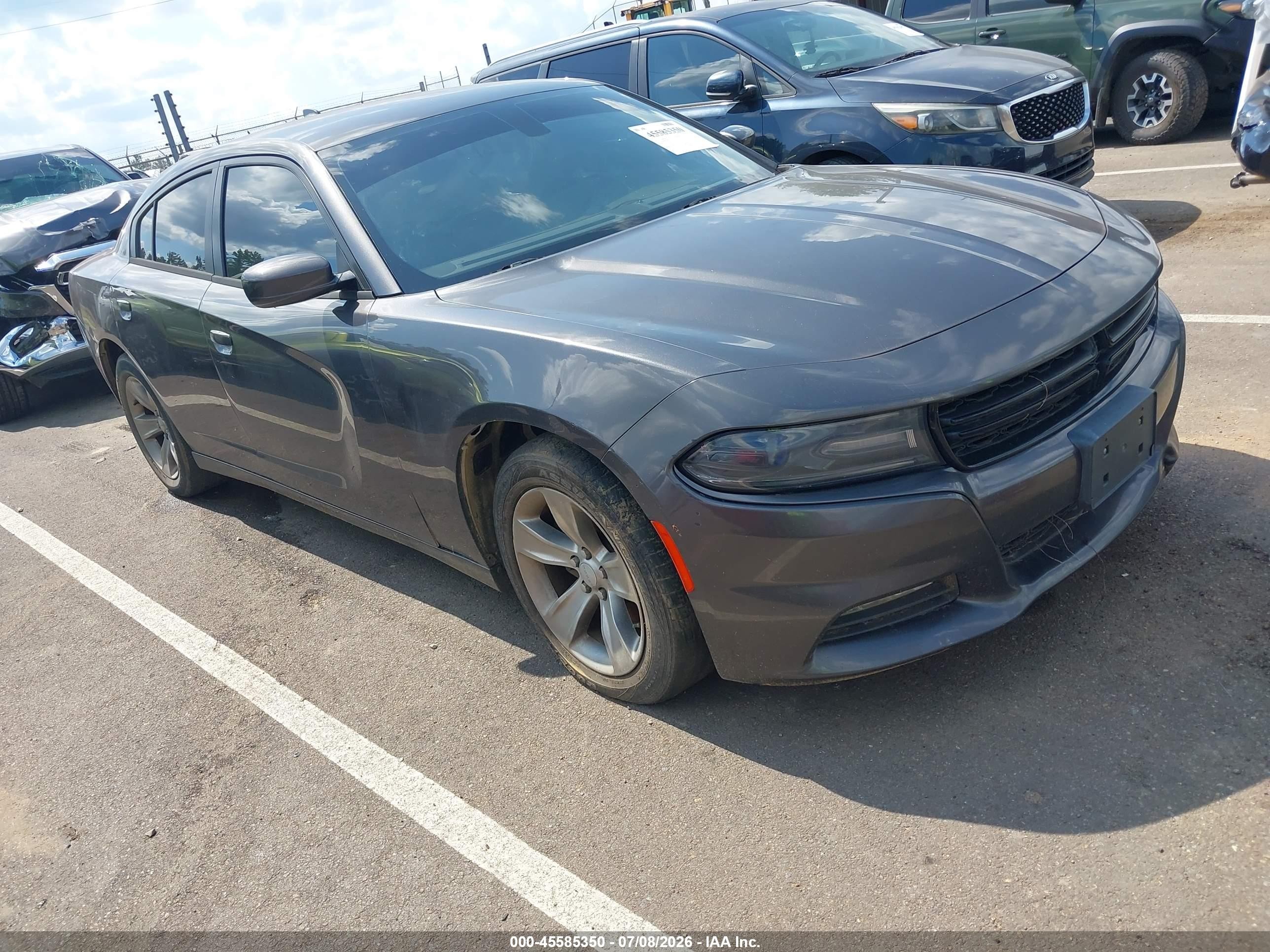 2015 Dodge Charger SXT, VIN 2C3CDXHG2FH840141 — Repossession