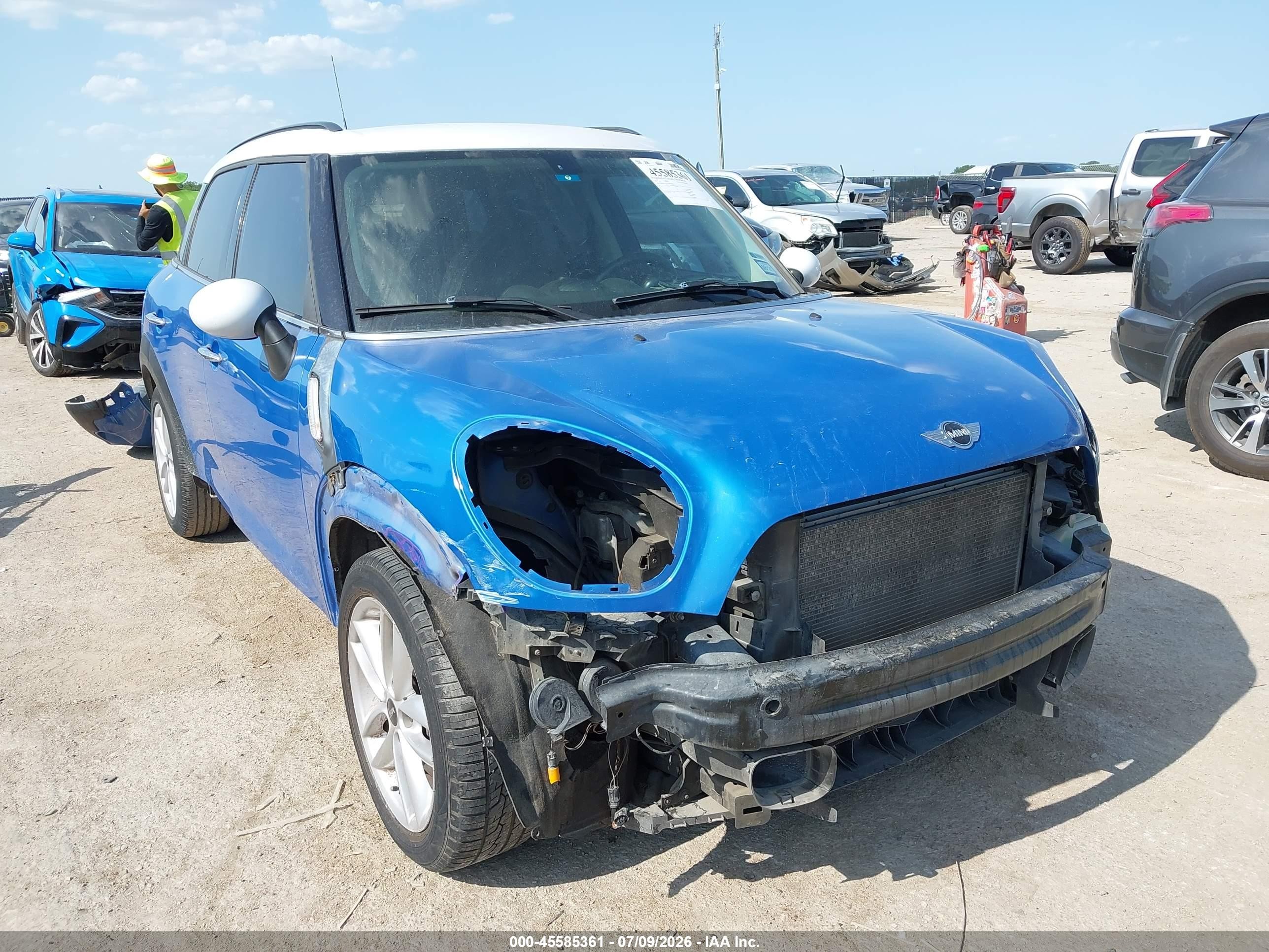 2014 MINI Countryman S, VIN WMWZC3C55EWP25957 — Перед
